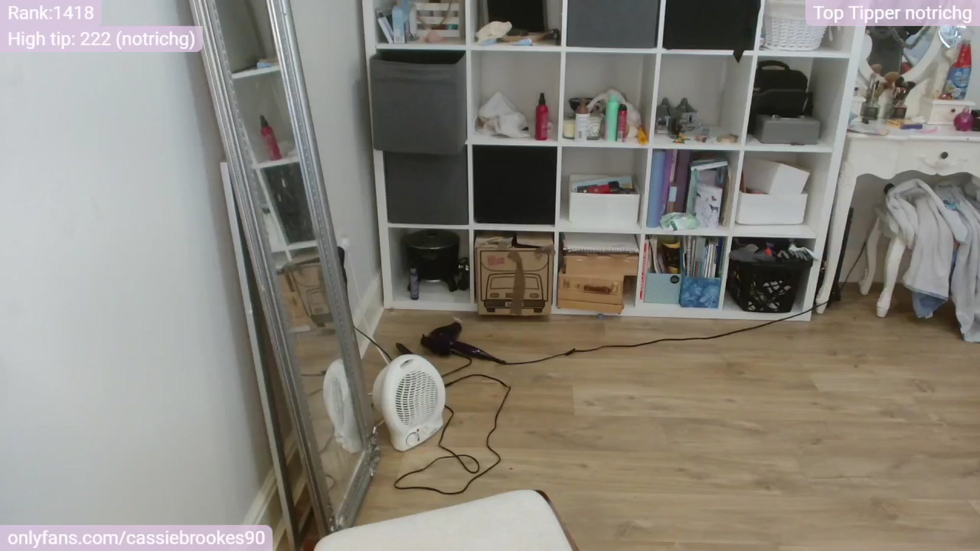 Gallery image thumbnail from CassieBrookes's myfreecams stream on, 05/07/2024, 15:23 image 12 of 20