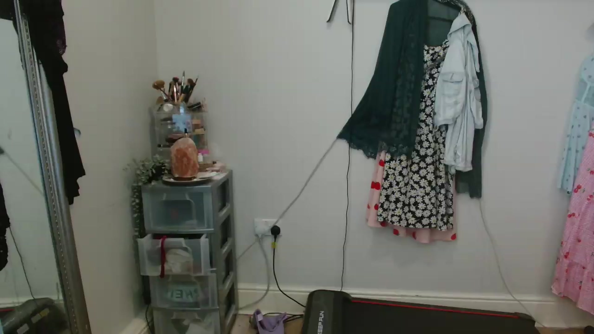 Gallery image thumbnail from CassieBrookes's myfreecams stream on, 05/15/2026, 13:53 image 4 of 20