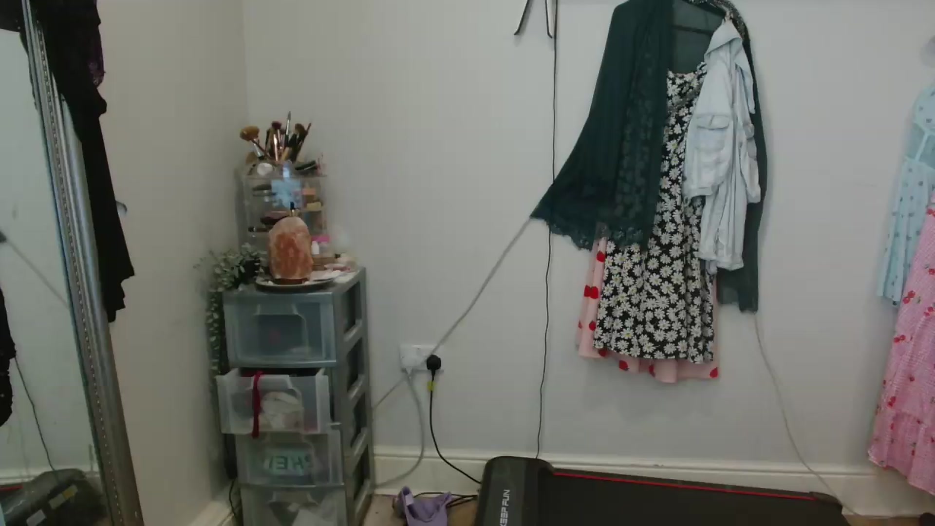 Gallery image thumbnail from CassieBrookes's myfreecams stream on, 05/15/2026, 13:53 image 3 of 20
