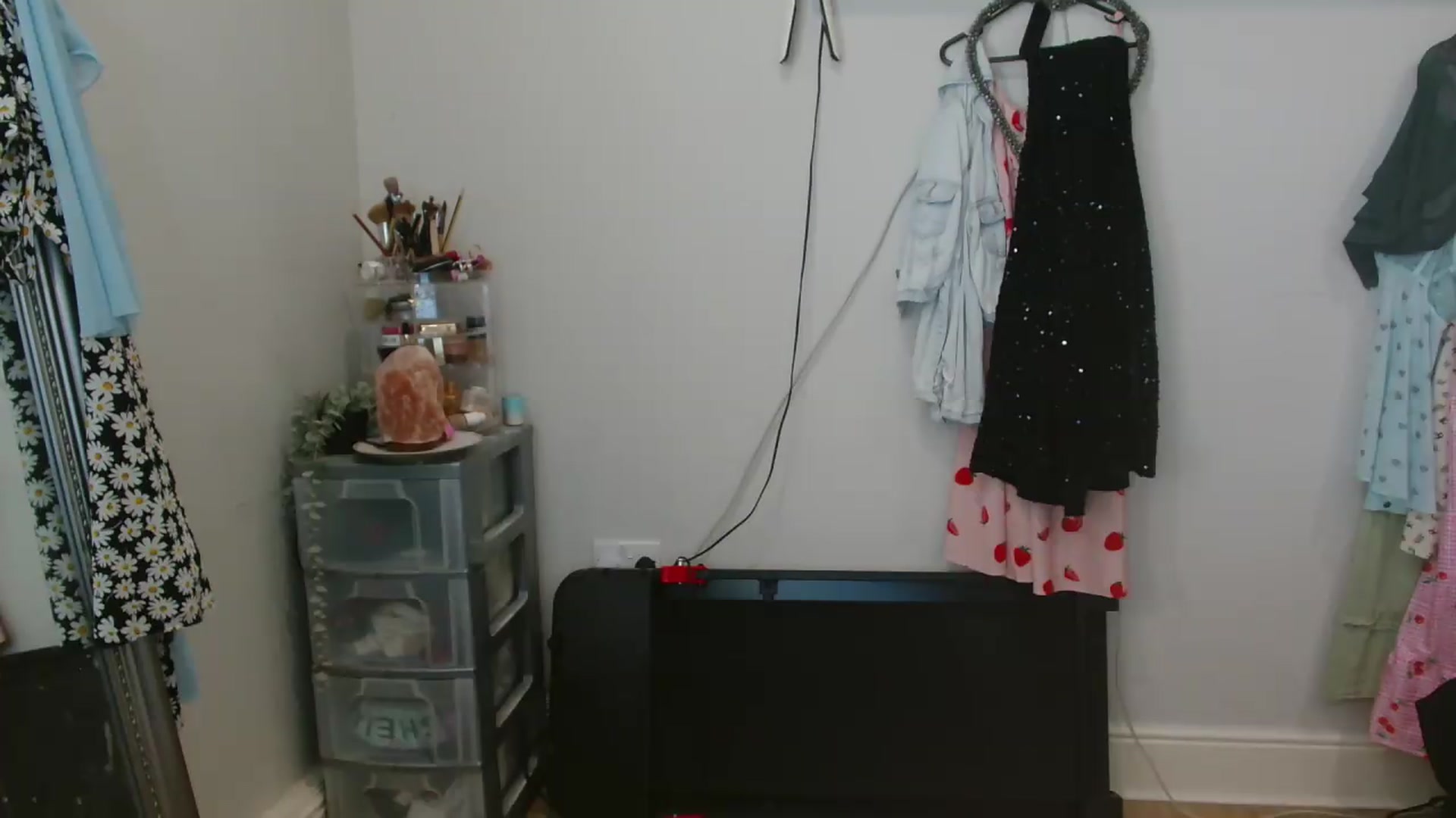 Gallery image thumbnail from CassieBrookes's myfreecams stream on, 06/04/2026, 13:39 image 4 of 20