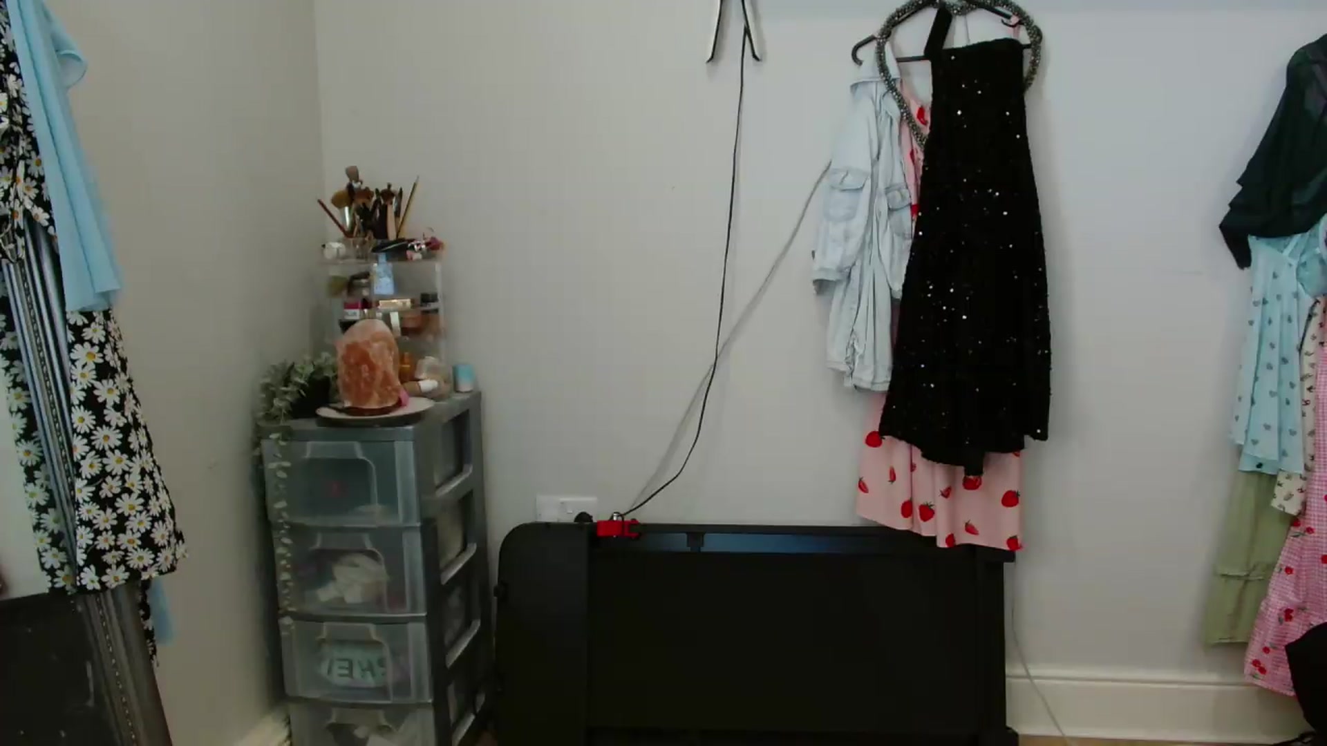 Gallery image thumbnail from CassieBrookes's myfreecams stream on, 06/04/2026, 13:39 image 19 of 20