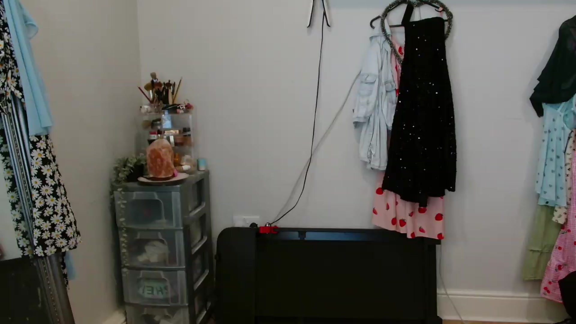 Gallery image thumbnail from CassieBrookes's myfreecams stream on, 06/04/2026, 13:39 image 15 of 20