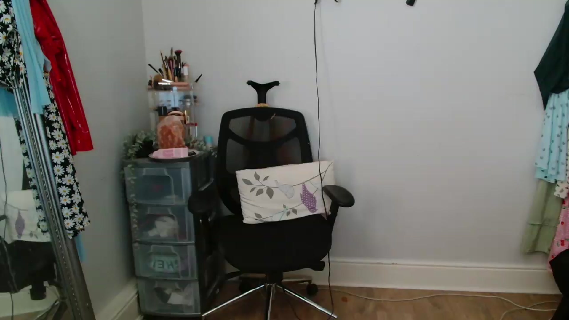 Gallery image thumbnail from CassieBrookes's myfreecams stream on, 06/16/2026, 13:32 image 7 of 20