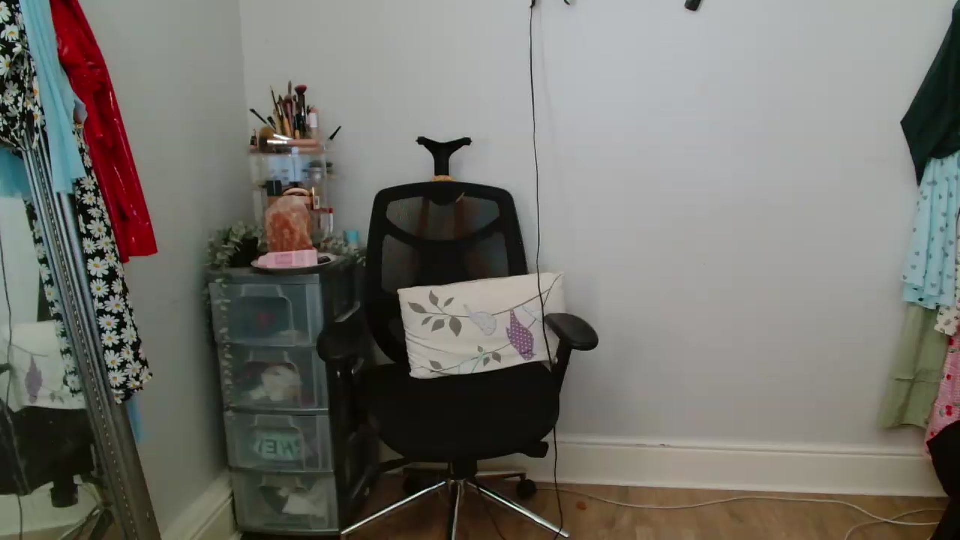 Gallery image thumbnail from CassieBrookes's myfreecams stream on, 06/16/2026, 13:32 image 8 of 20