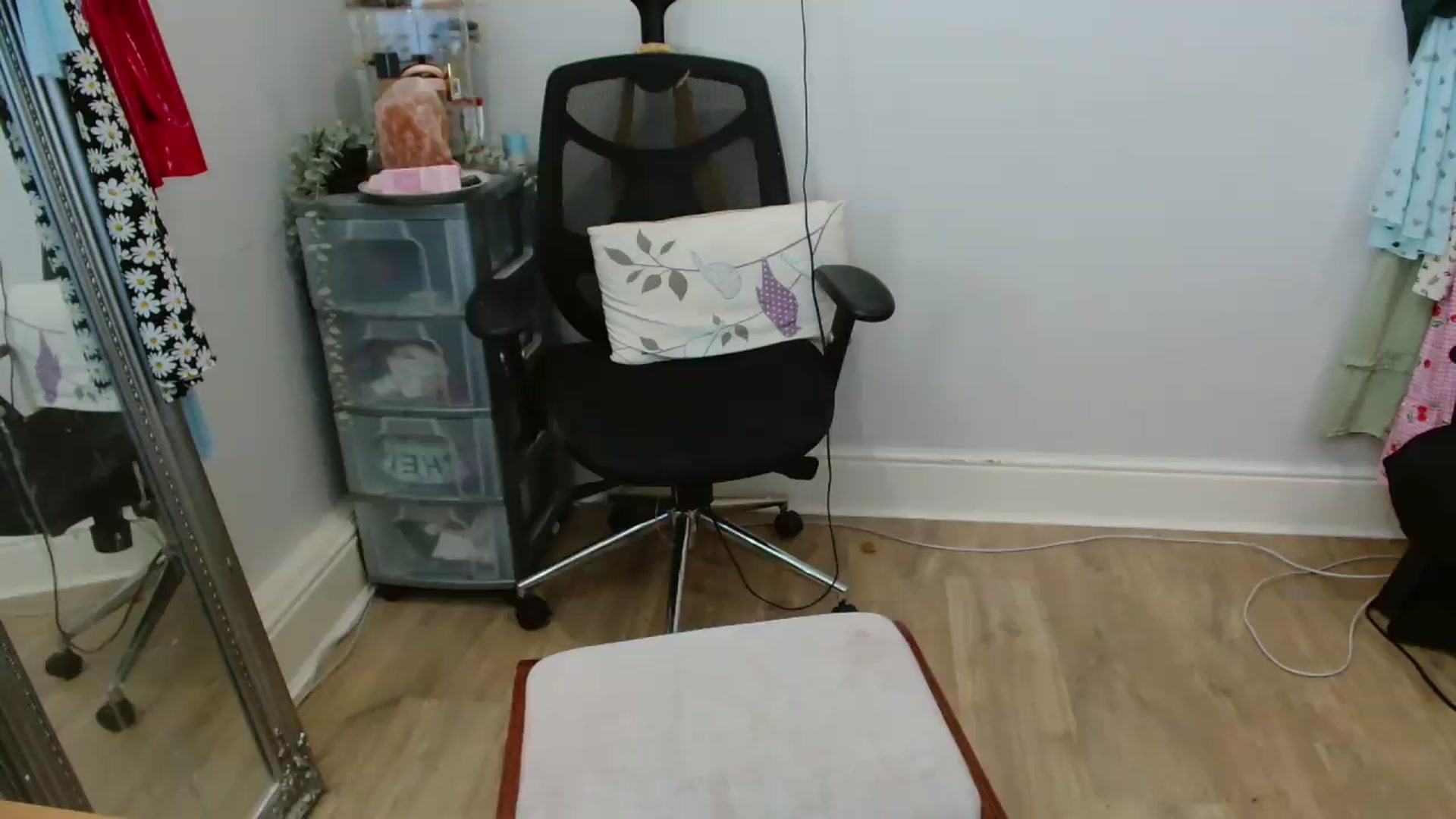 Gallery image thumbnail from CassieBrookes's myfreecams stream on, 06/16/2026, 13:32 image 16 of 20