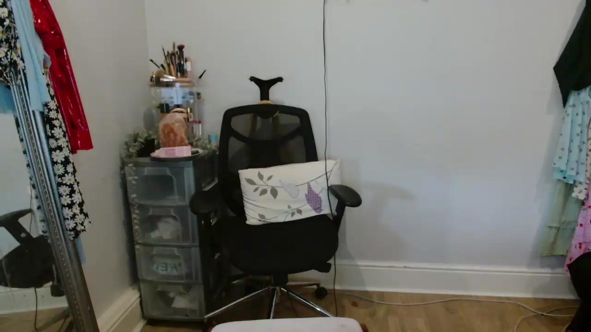 Gallery image thumbnail from CassieBrookes's myfreecams stream on, 06/16/2026, 17:17 image 19 of 20