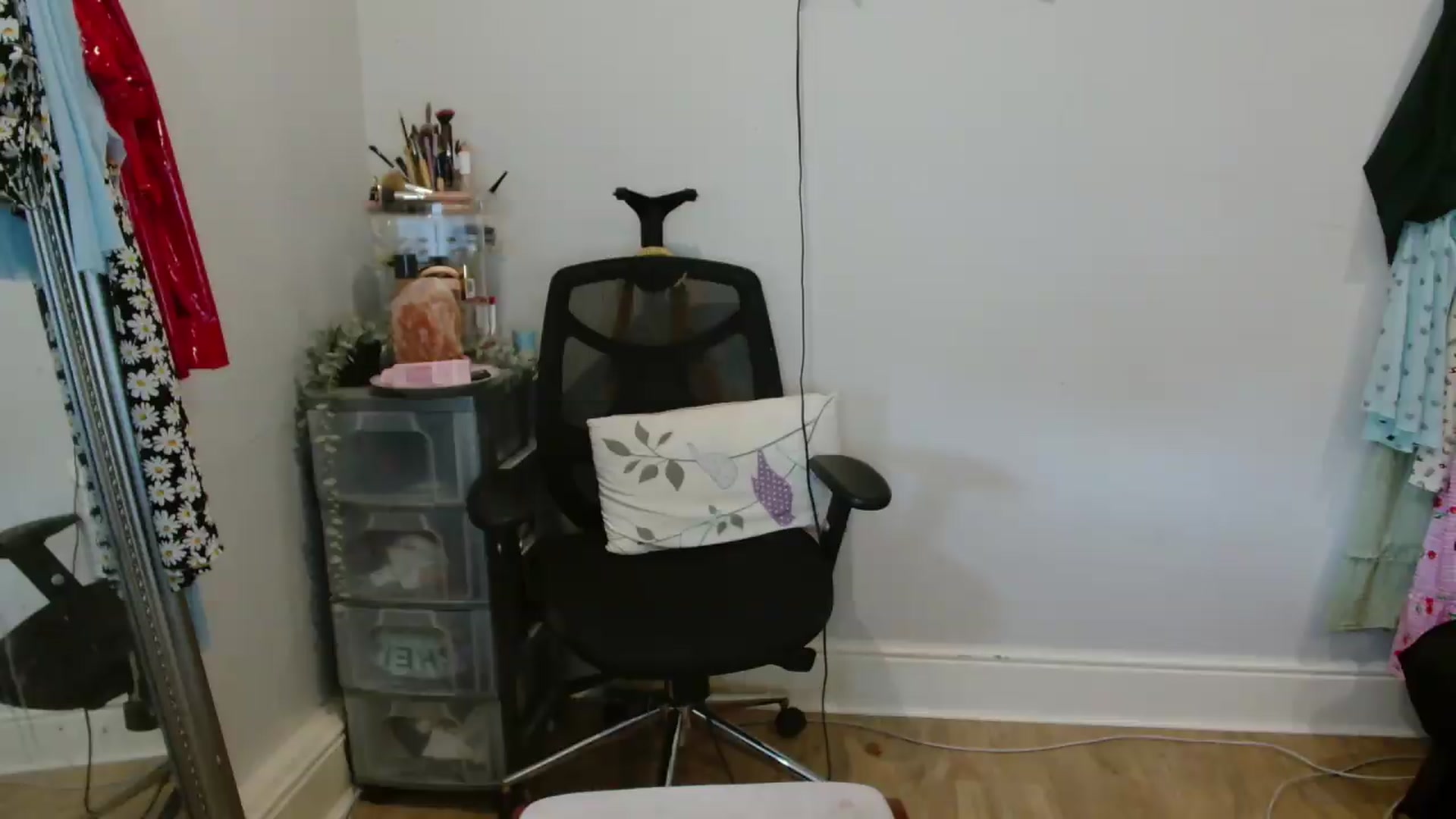 Gallery image thumbnail from CassieBrookes's myfreecams stream on, 06/16/2026, 17:17 image 16 of 20