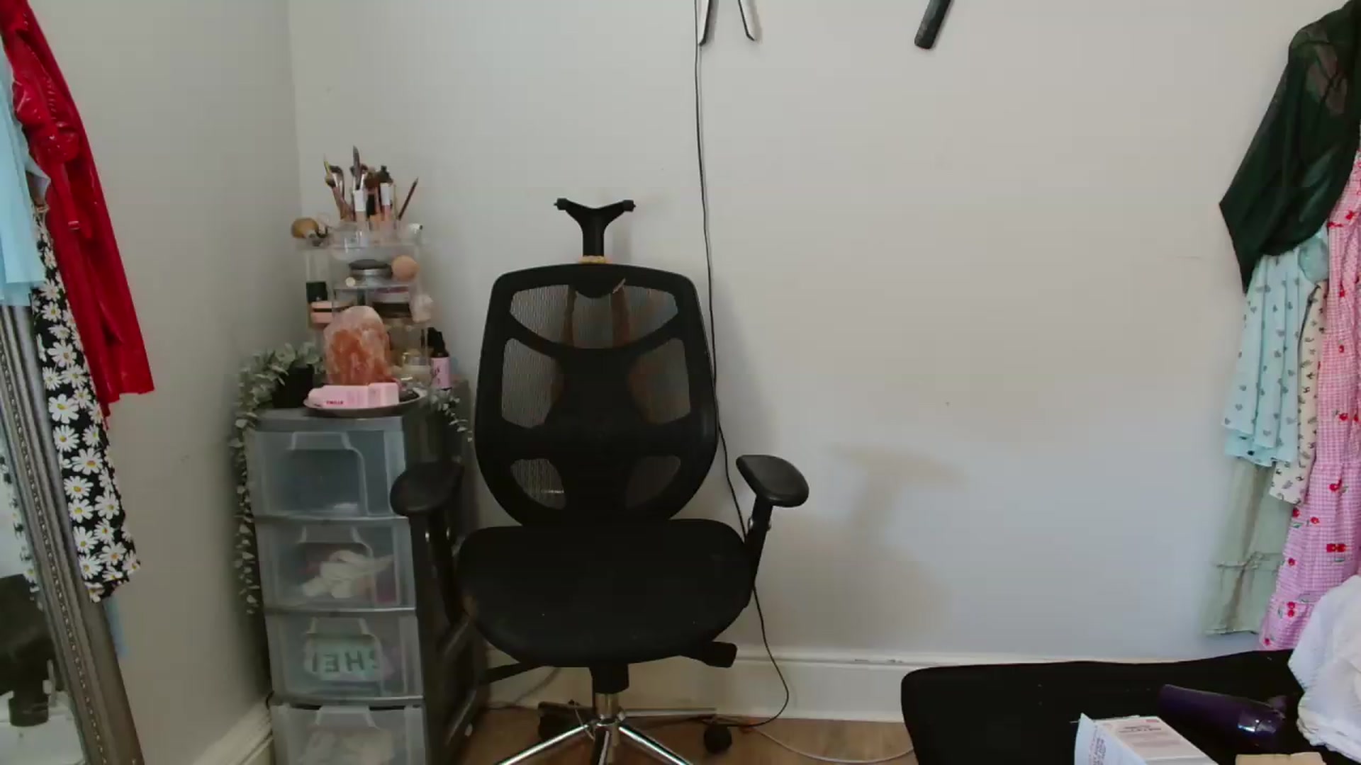 Gallery image thumbnail from CassieBrookes's myfreecams stream on, 06/23/2026, 16:56 image 2 of 20