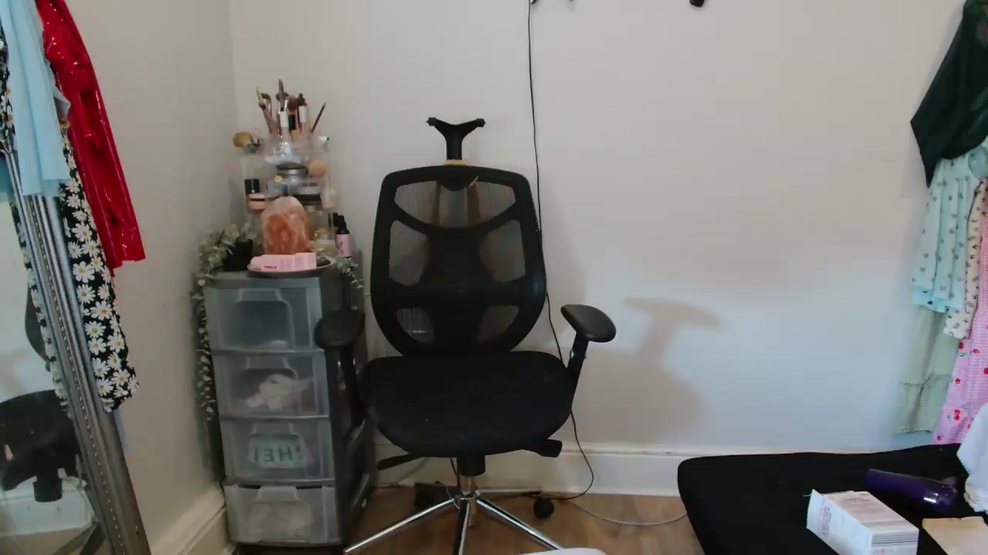 Gallery image thumbnail from CassieBrookes's myfreecams stream on, 06/23/2026, 18:25 image 7 of 20