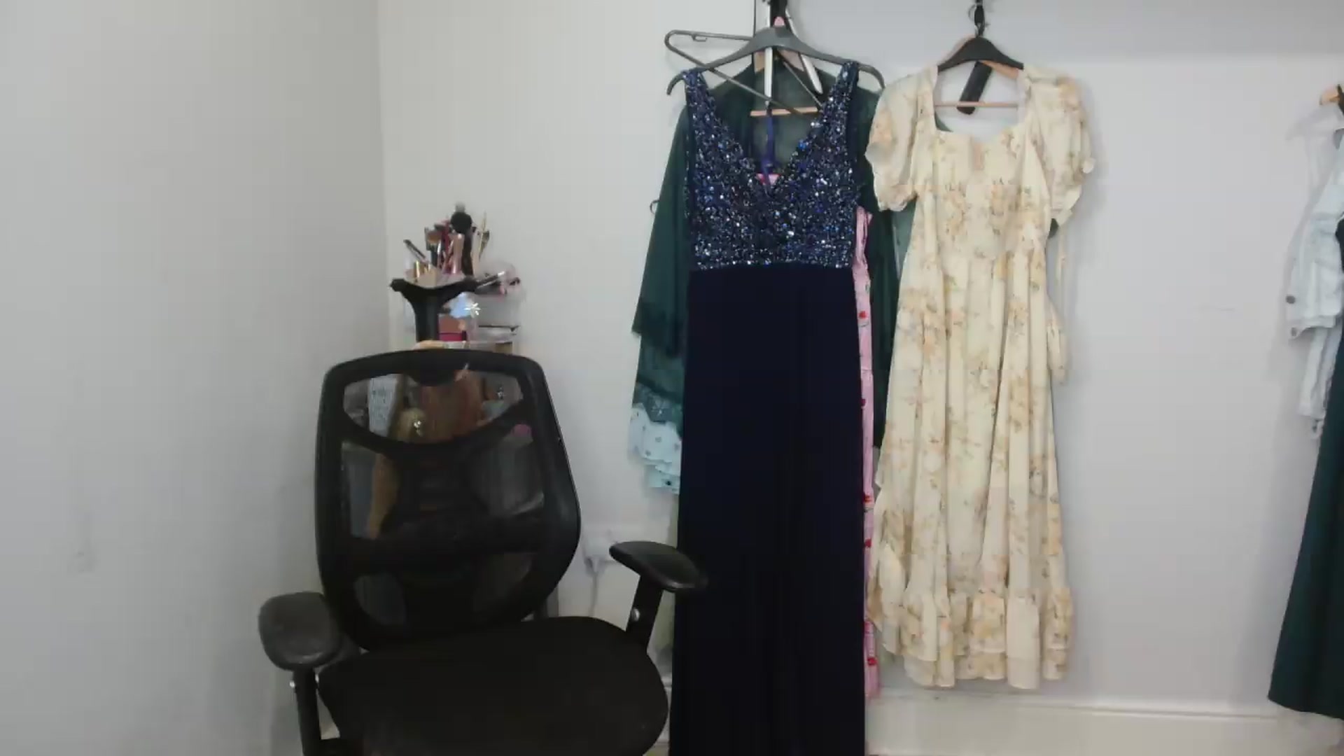 Gallery image thumbnail from CassieBrookes's myfreecams stream on, 08/30/2026, 14:34 image 13 of 20