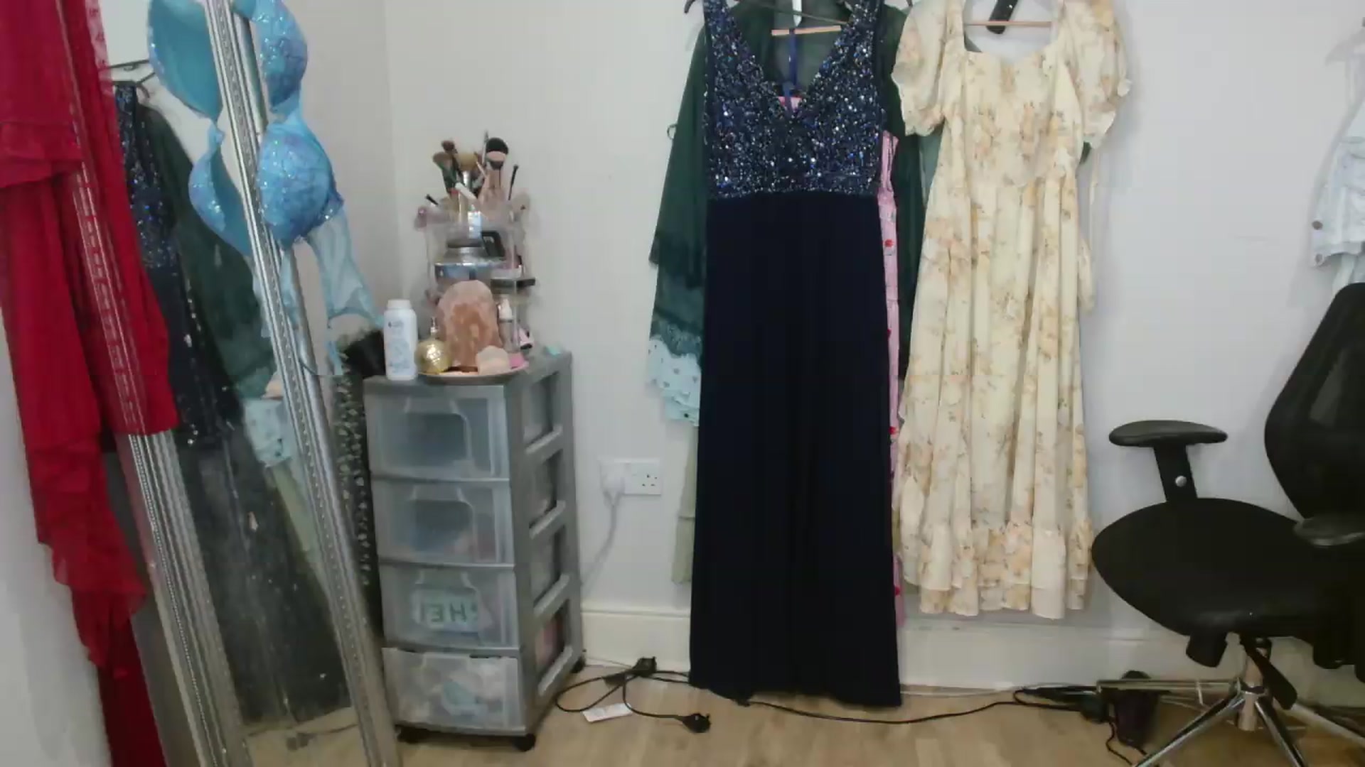 Gallery image thumbnail from CassieBrookes's myfreecams stream on, 09/08/2026, 15:56 image 13 of 20