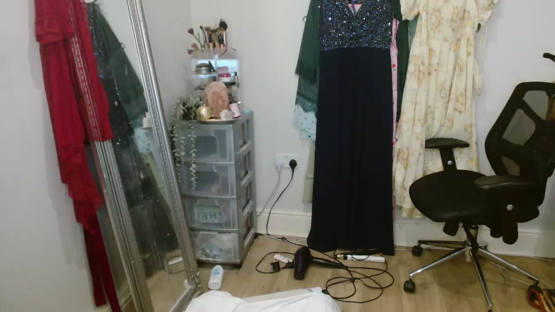 Gallery image thumbnail from CassieBrookes's myfreecams stream on, 09/11/2026, 14:04 image 9 of 20