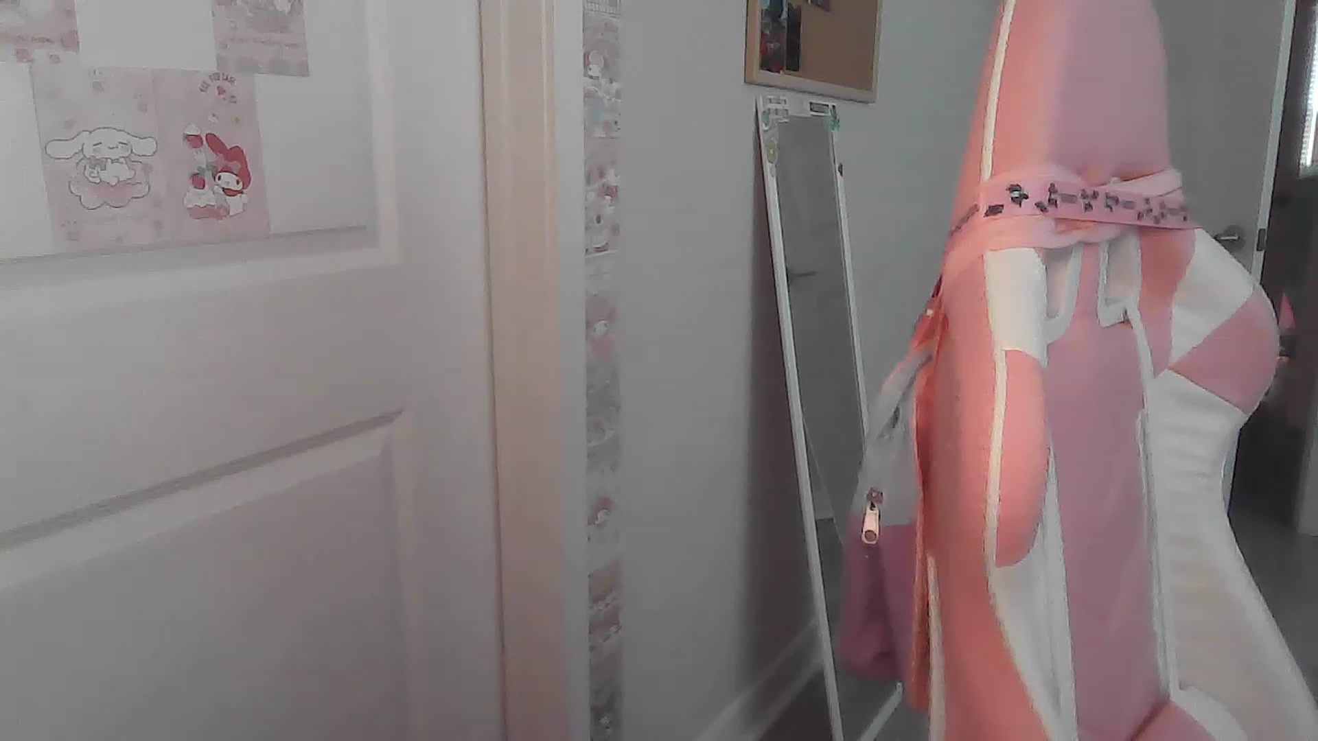 Gallery image thumbnail from CassieCarson's myfreecams stream on, 11/16/2022, 15:11 image 17 of 20
