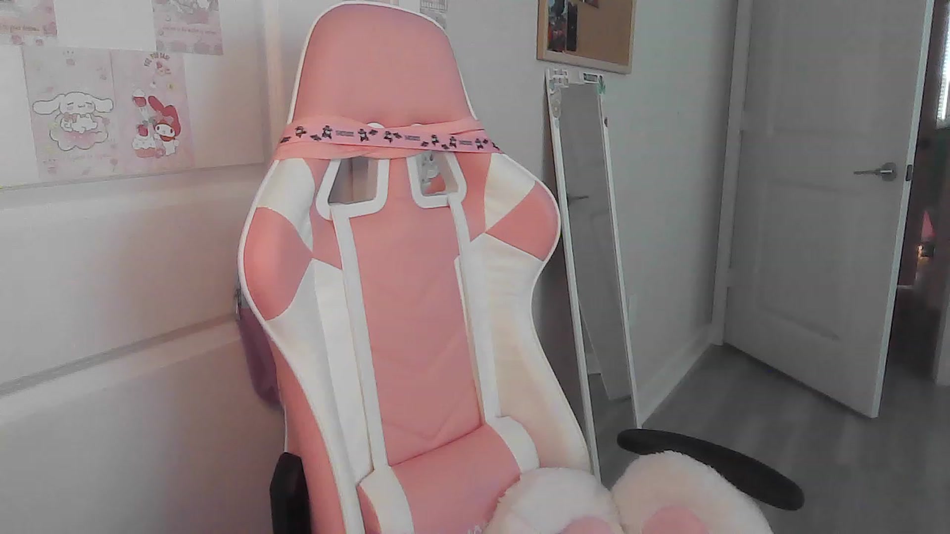 Gallery image thumbnail from CassieCarson's myfreecams stream on, 11/16/2022, 15:11 image 16 of 20