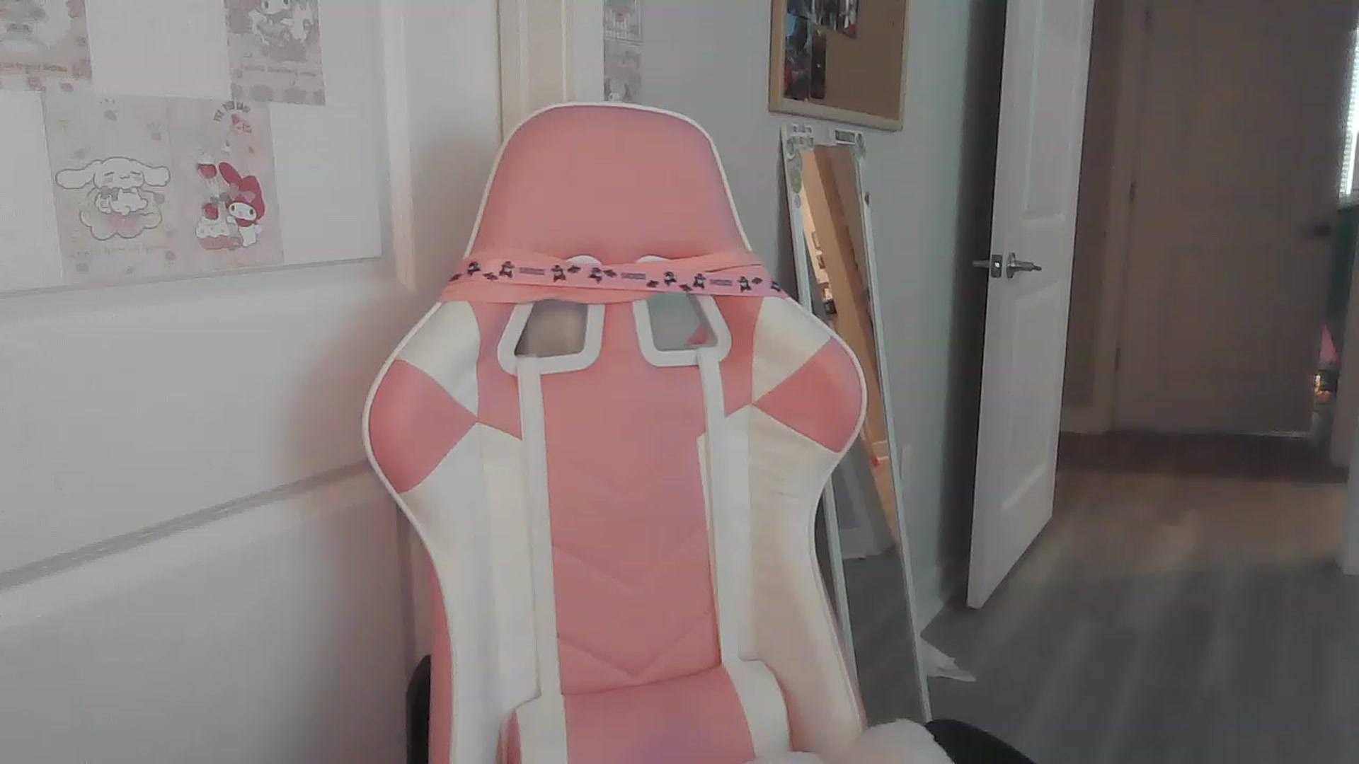 Gallery image thumbnail from CassieCarson's myfreecams stream on, 11/16/2022, 16:27 image 6 of 20