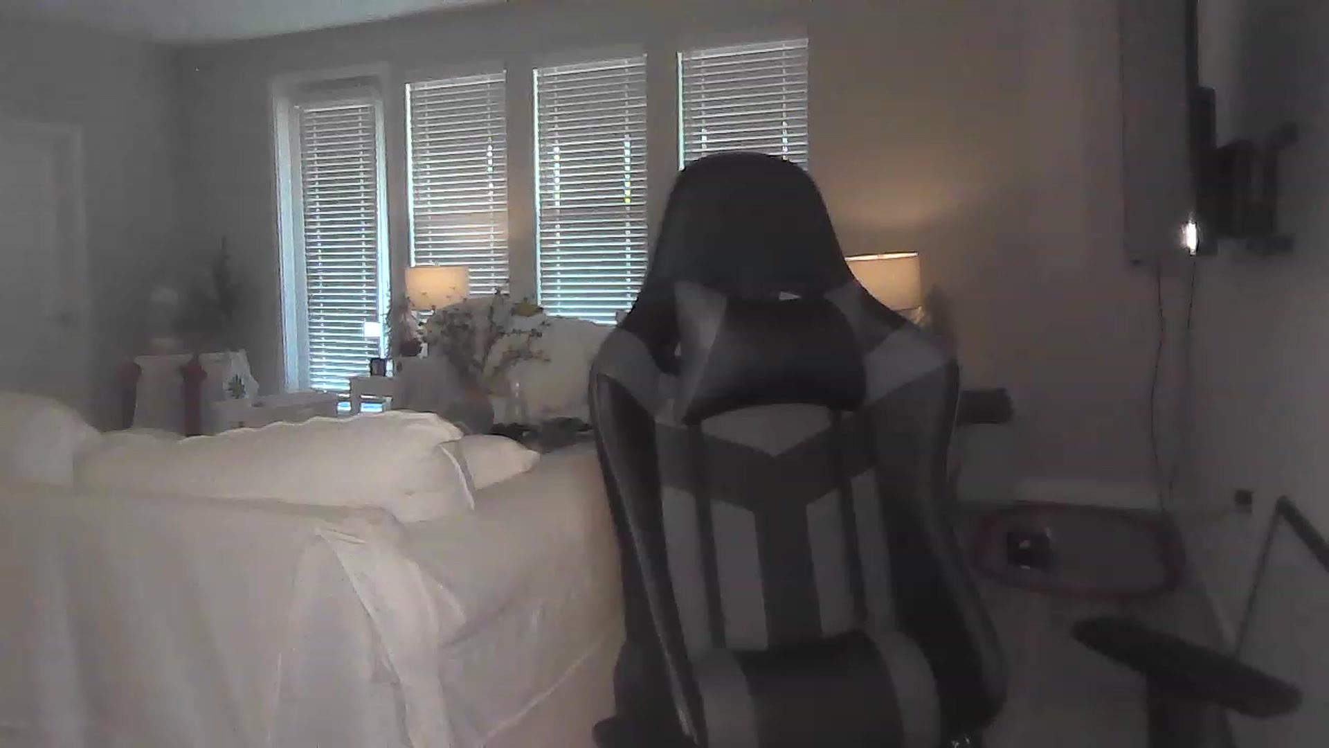 Gallery image thumbnail from CassieCarson's myfreecams stream on, 12/01/2022, 15:17 image 15 of 20