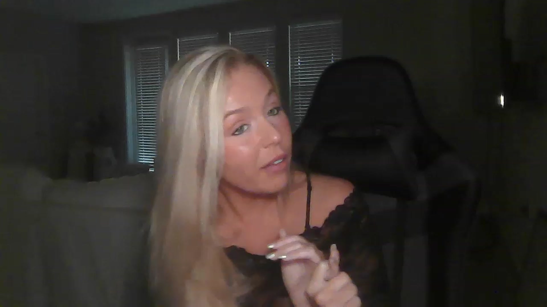 Gallery image thumbnail from CassieCarson's myfreecams stream on, 12/01/2022, 15:17 image 9 of 20