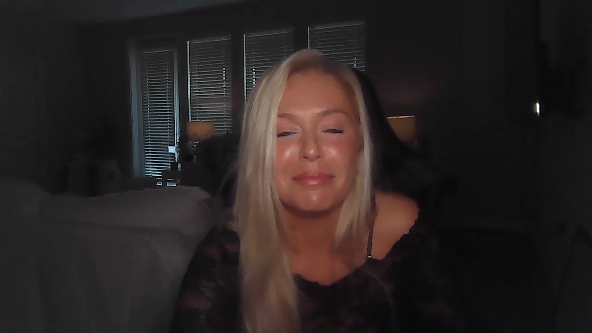 Gallery image thumbnail from CassieCarson's myfreecams stream on, 12/01/2022, 15:17 image 13 of 20