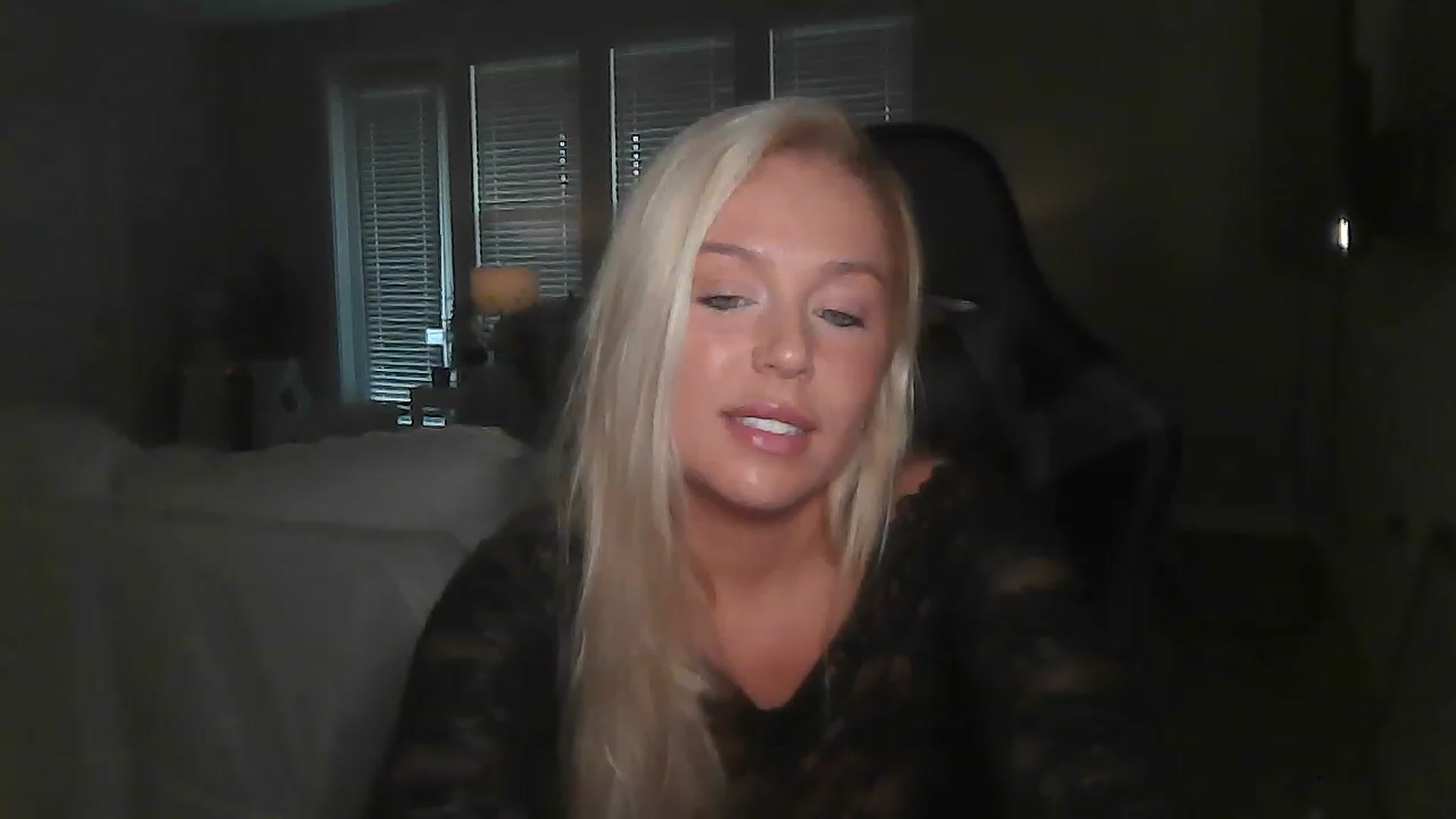 Gallery image thumbnail from CassieCarson's myfreecams stream on, 12/01/2022, 15:17 image 8 of 20