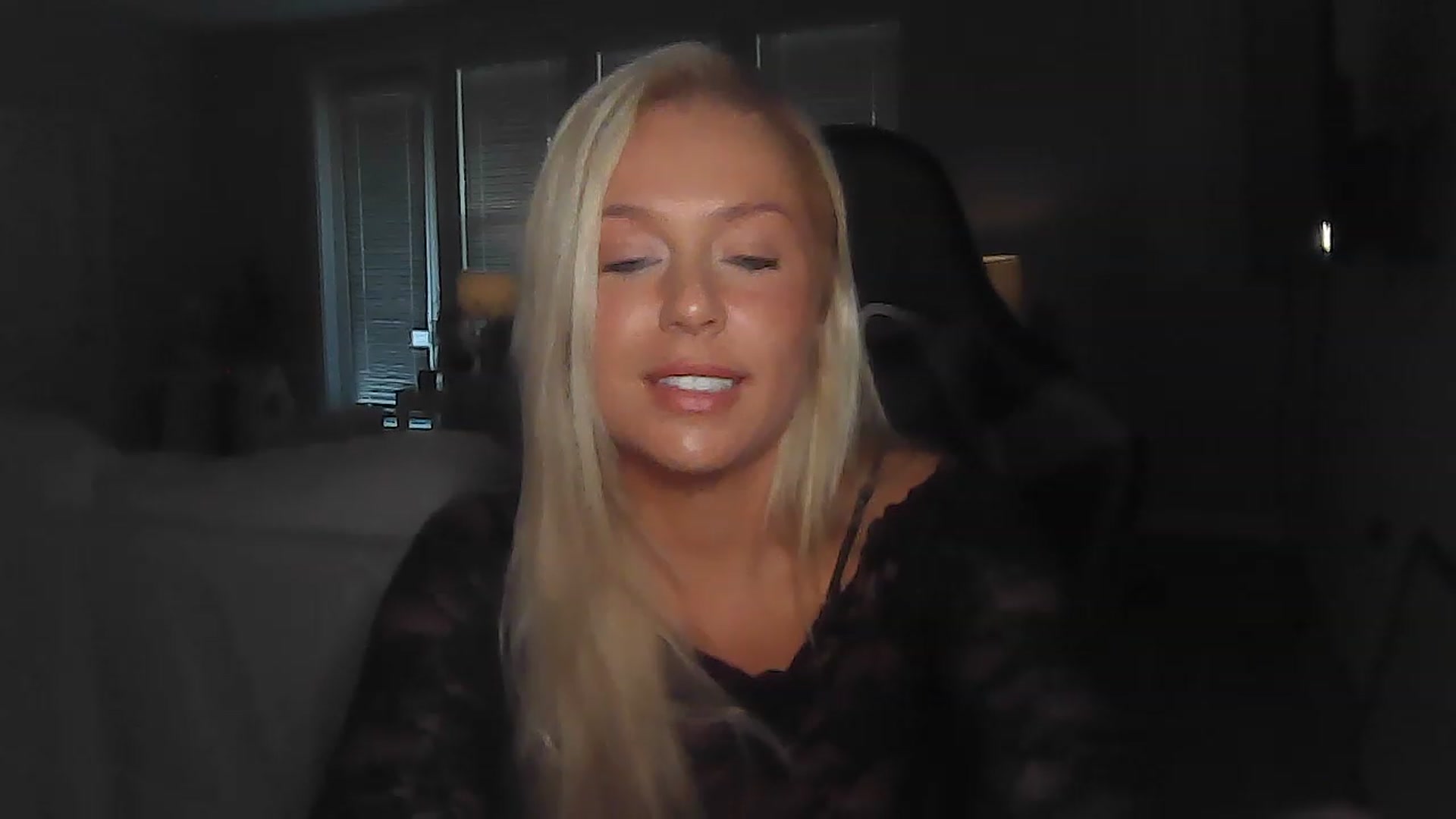 Gallery image thumbnail from CassieCarson's myfreecams stream on, 12/01/2022, 15:17 image 10 of 20