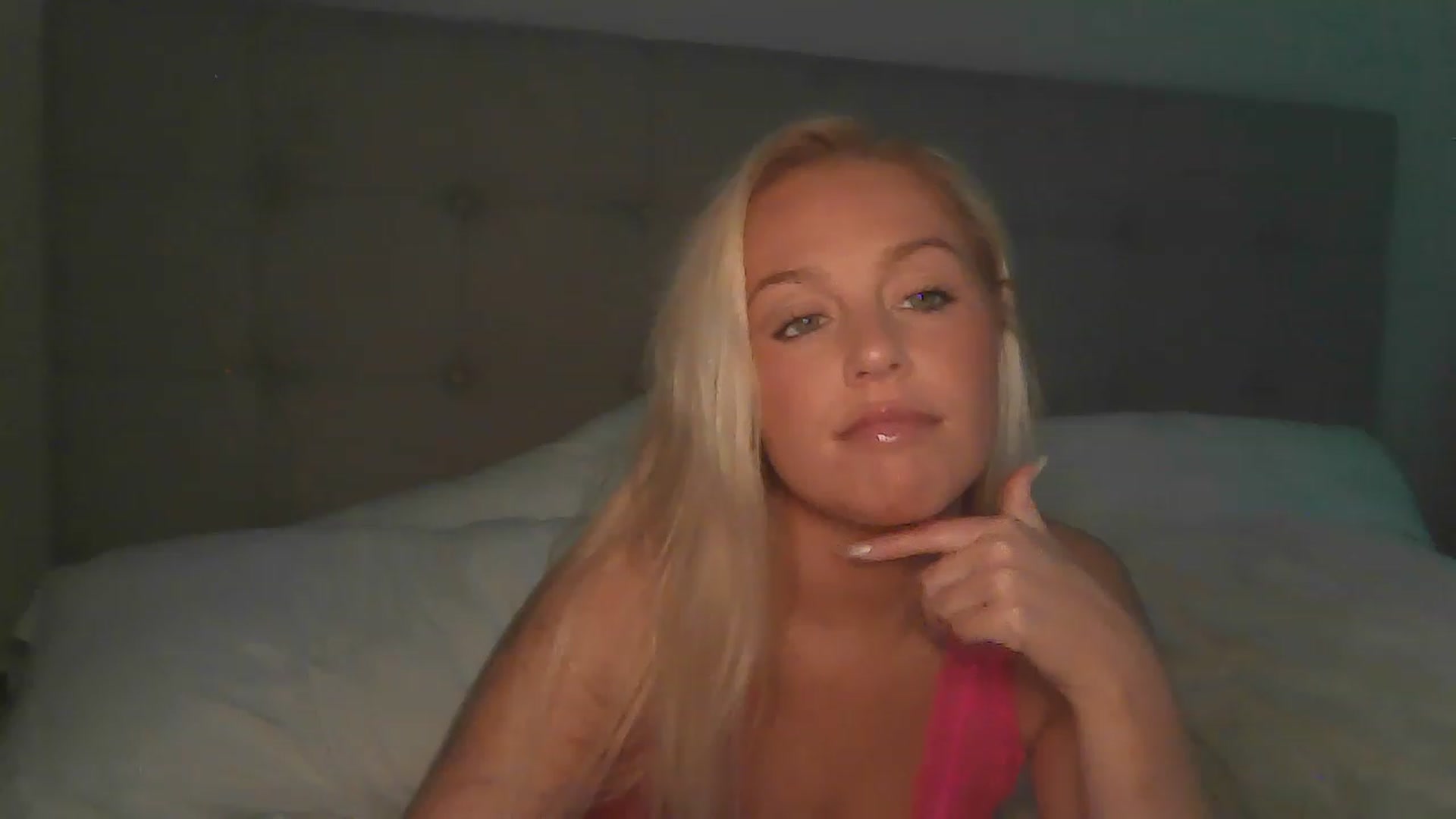 Gallery image thumbnail from CassieCarson's myfreecams stream on, 12/05/2022, 15:14 image 7 of 20