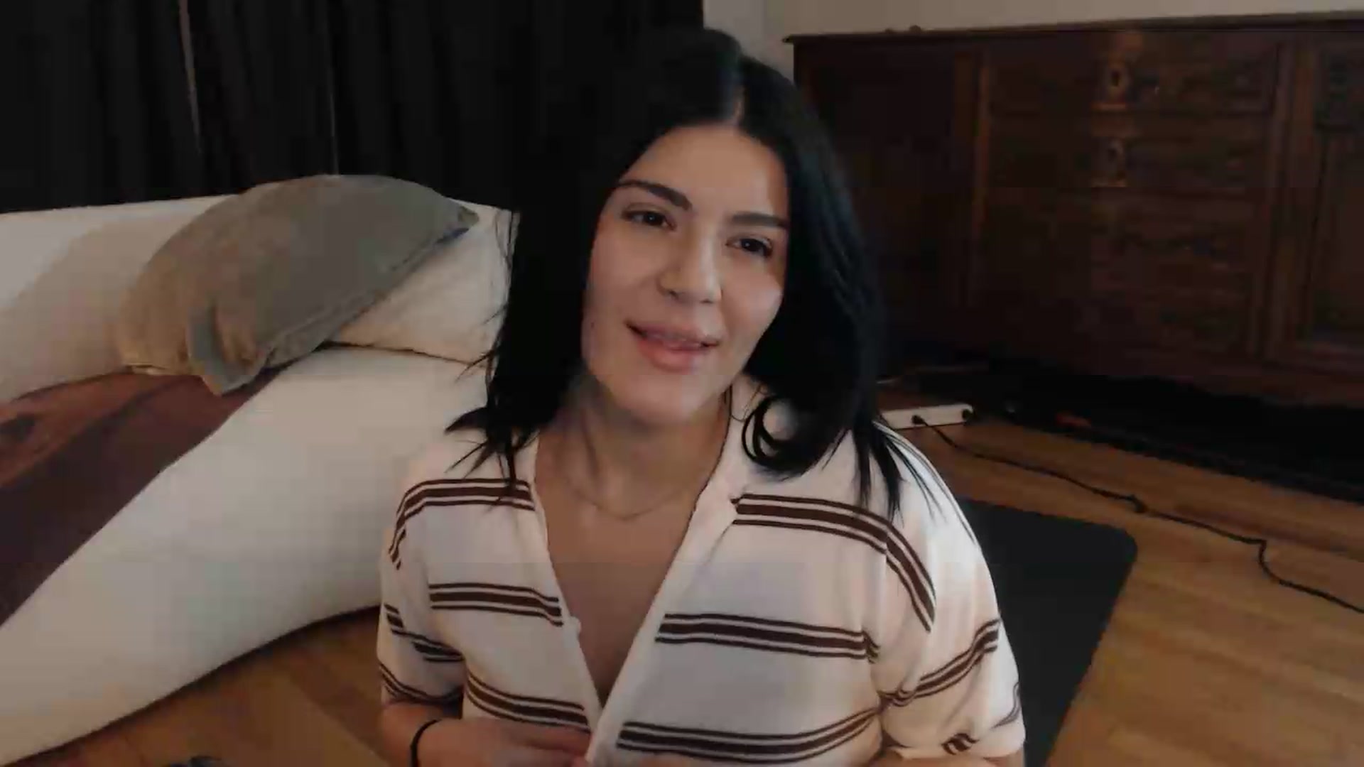 Gallery image thumbnail from Cassie_'s myfreecams stream on, 07/20/2026, 08:56 image 16 of 20