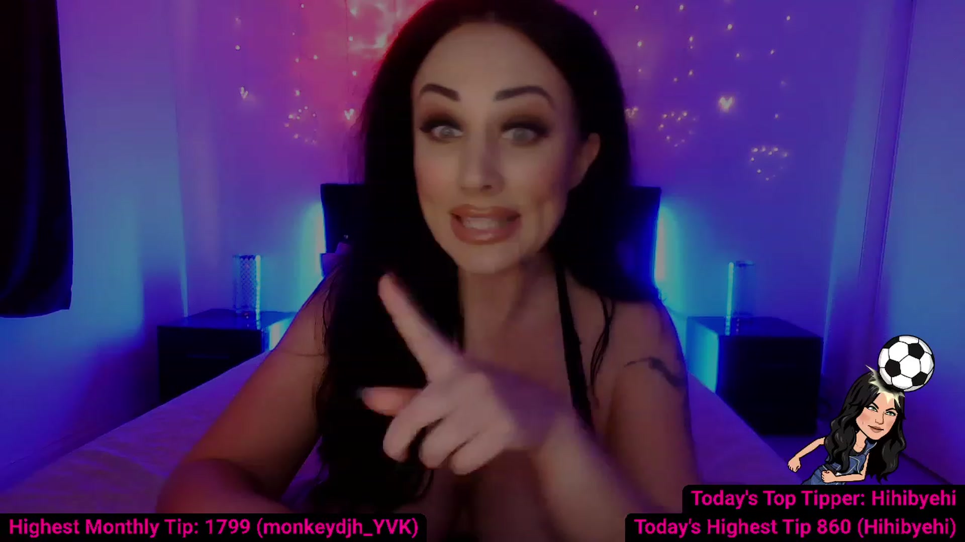Gallery image thumbnail from Cassie_Hart's myfreecams stream on, 11/25/2022, 17:31 image 7 of 20