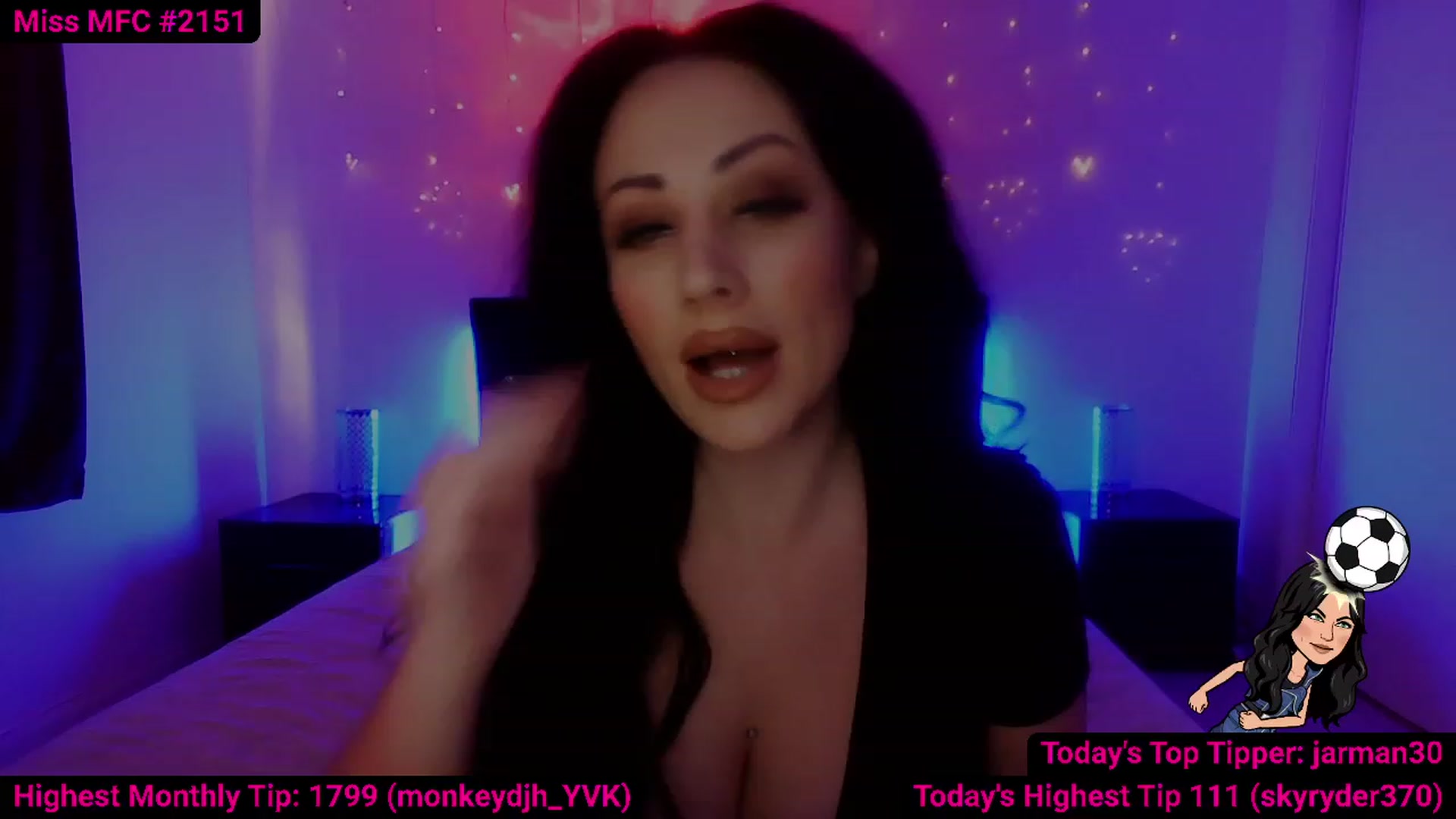 Gallery image thumbnail from Cassie_Hart's myfreecams stream on, 11/28/2022, 17:29 image 4 of 20