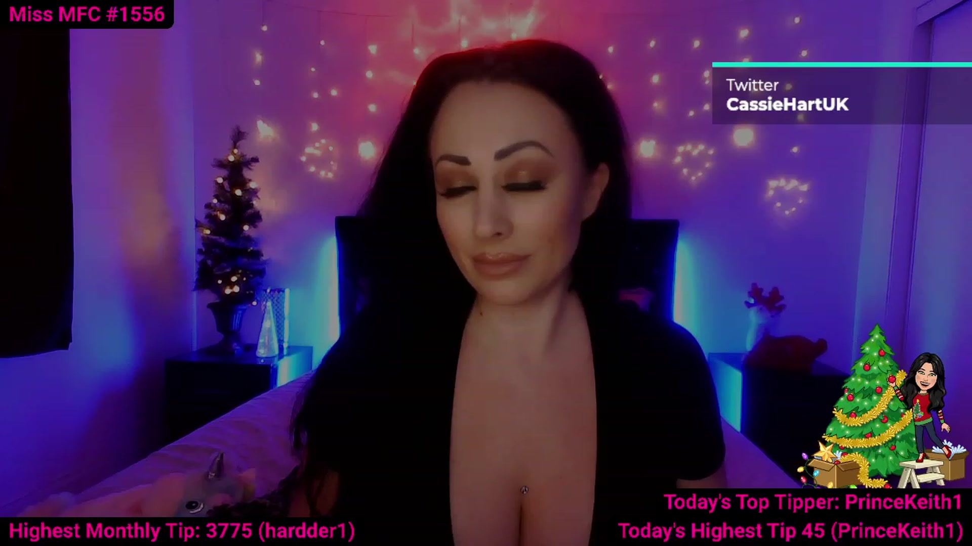 Gallery image thumbnail from Cassie_Hart's myfreecams stream on, 12/12/2022, 16:05 image 12 of 20