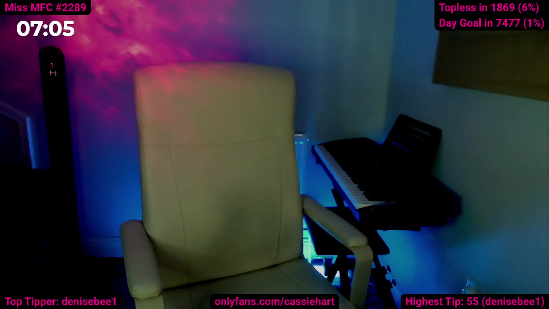 Gallery image thumbnail from Cassie_Hart's myfreecams stream on, 11/15/2024, 16:05 image 14 of 20