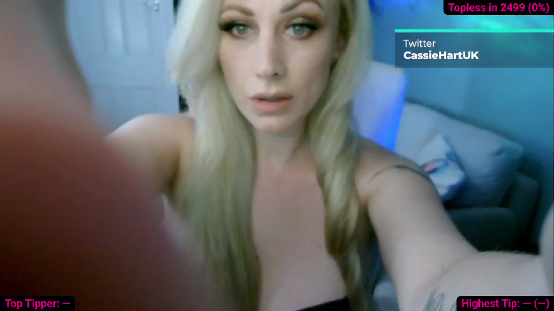 Gallery image thumbnail from Cassie_Hart's myfreecams stream on, 07/10/2025, 14:24 image 6 of 20