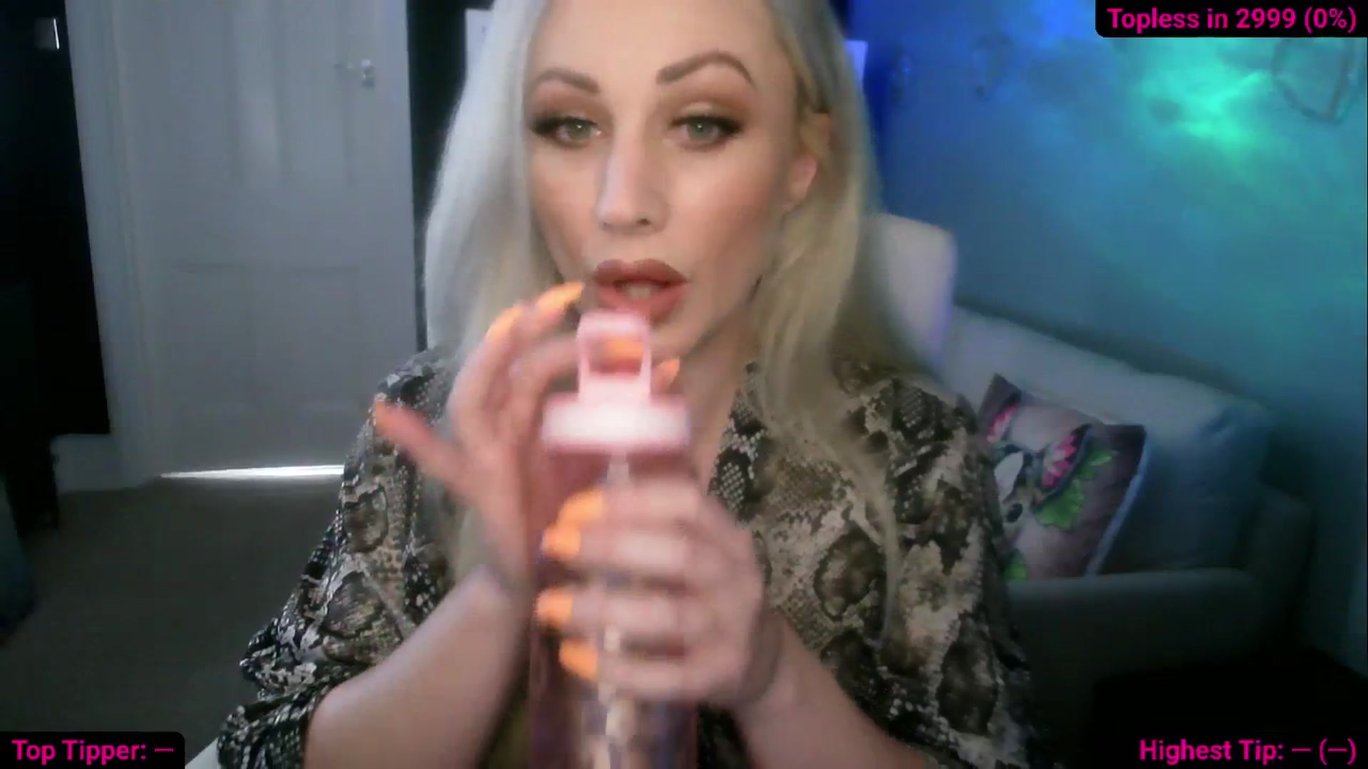 Gallery image thumbnail from Cassie_Hart's myfreecams stream on, 09/26/2025, 14:07 image 7 of 20