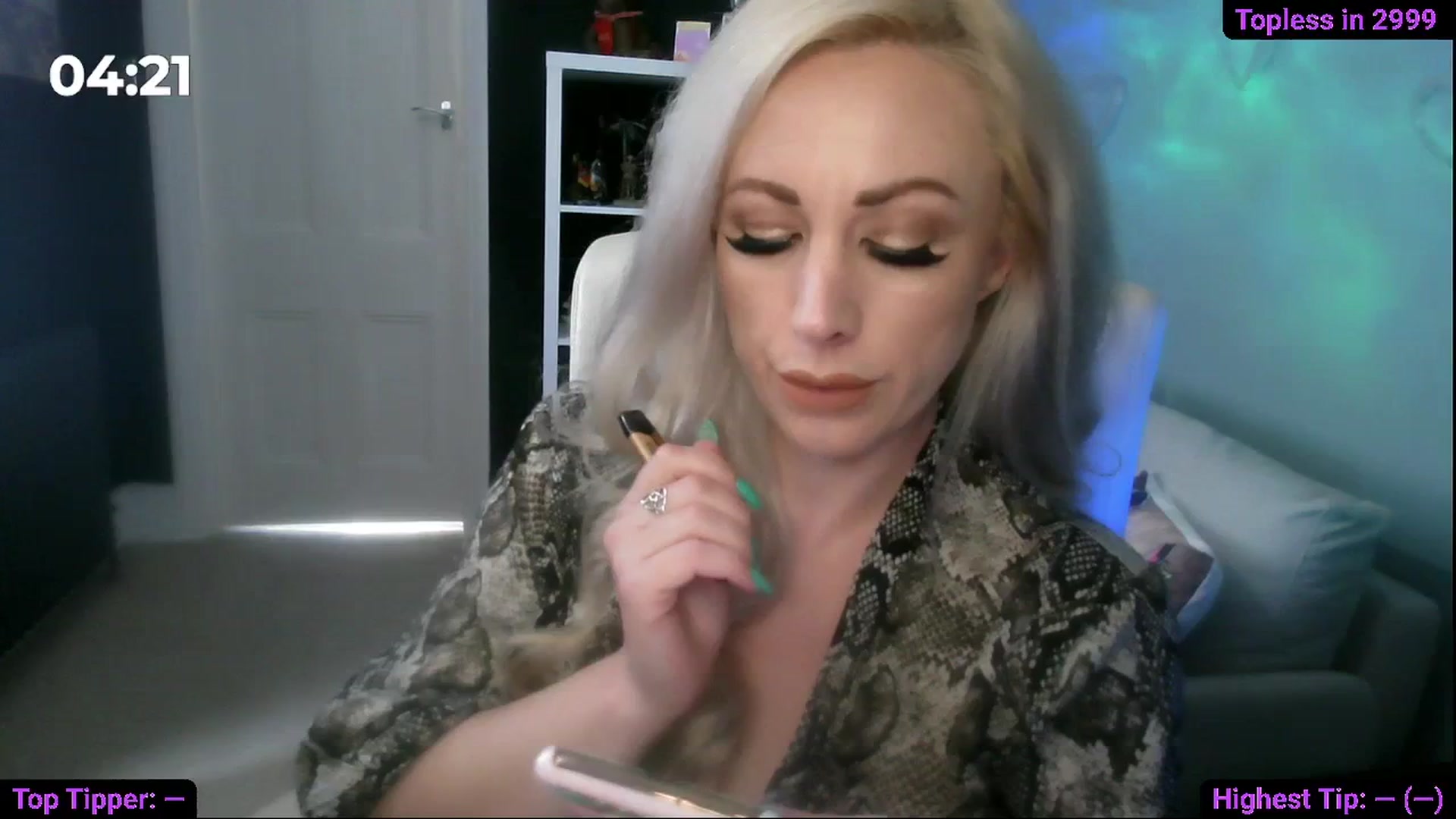 Gallery image thumbnail from Cassie_Hart's myfreecams stream on, 04/27/2026, 12:20 image 13 of 20
