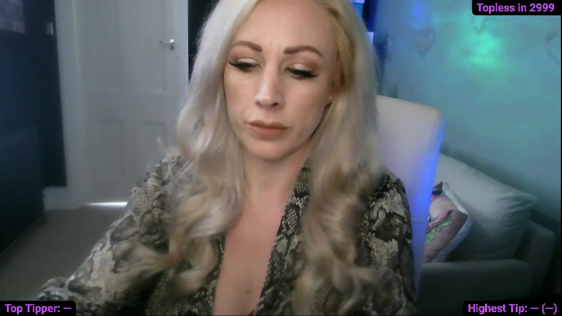 Gallery image thumbnail from Cassie_Hart's myfreecams stream on, 04/27/2026, 12:20 image 4 of 20