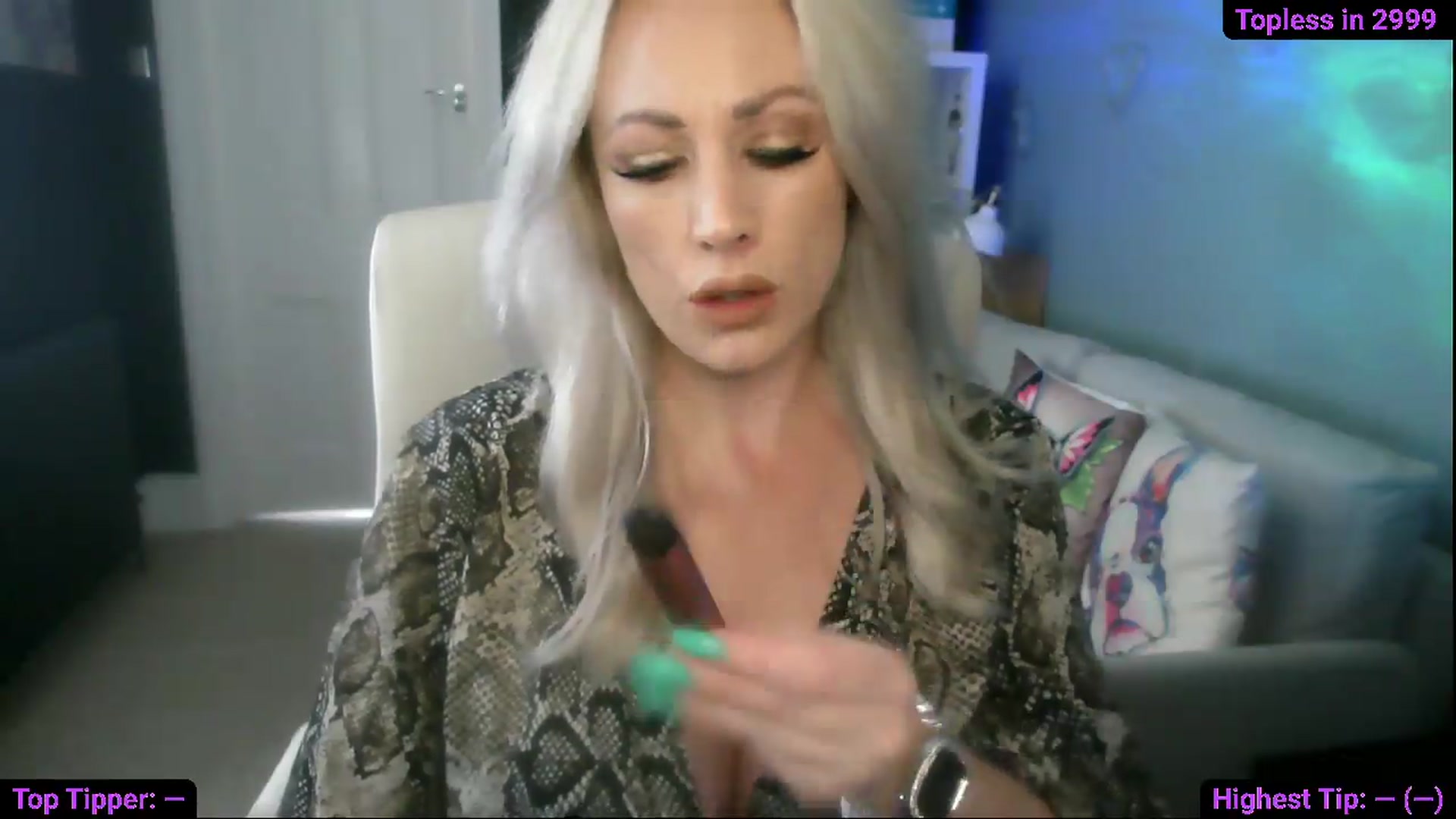 Gallery image thumbnail from Cassie_Hart's myfreecams stream on, 05/22/2026, 12:28 image 2 of 20
