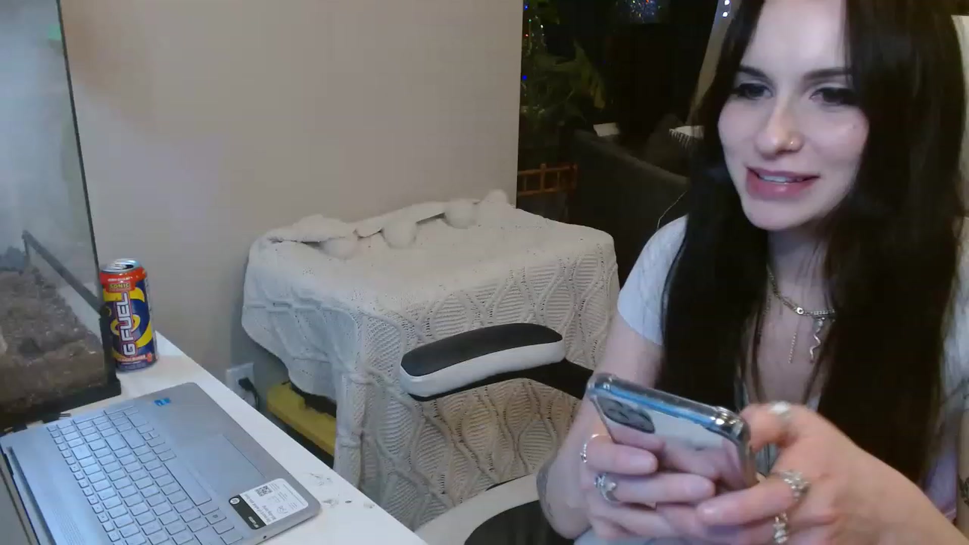 Gallery image thumbnail from Cassiecrybby's myfreecams stream on, 03/11/2023, 09:51 image 13 of 20