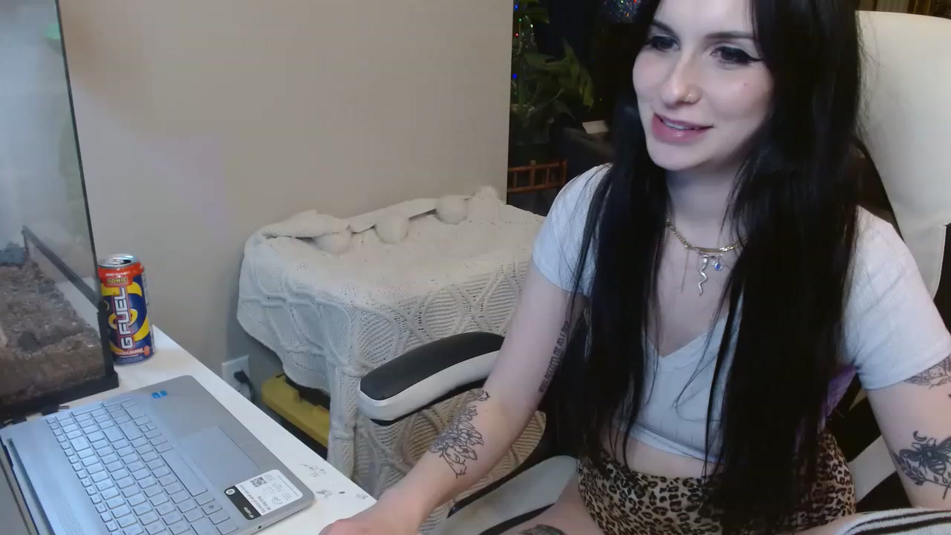 Gallery image thumbnail from Cassiecrybby's myfreecams stream on, 03/11/2023, 09:51 image 8 of 20