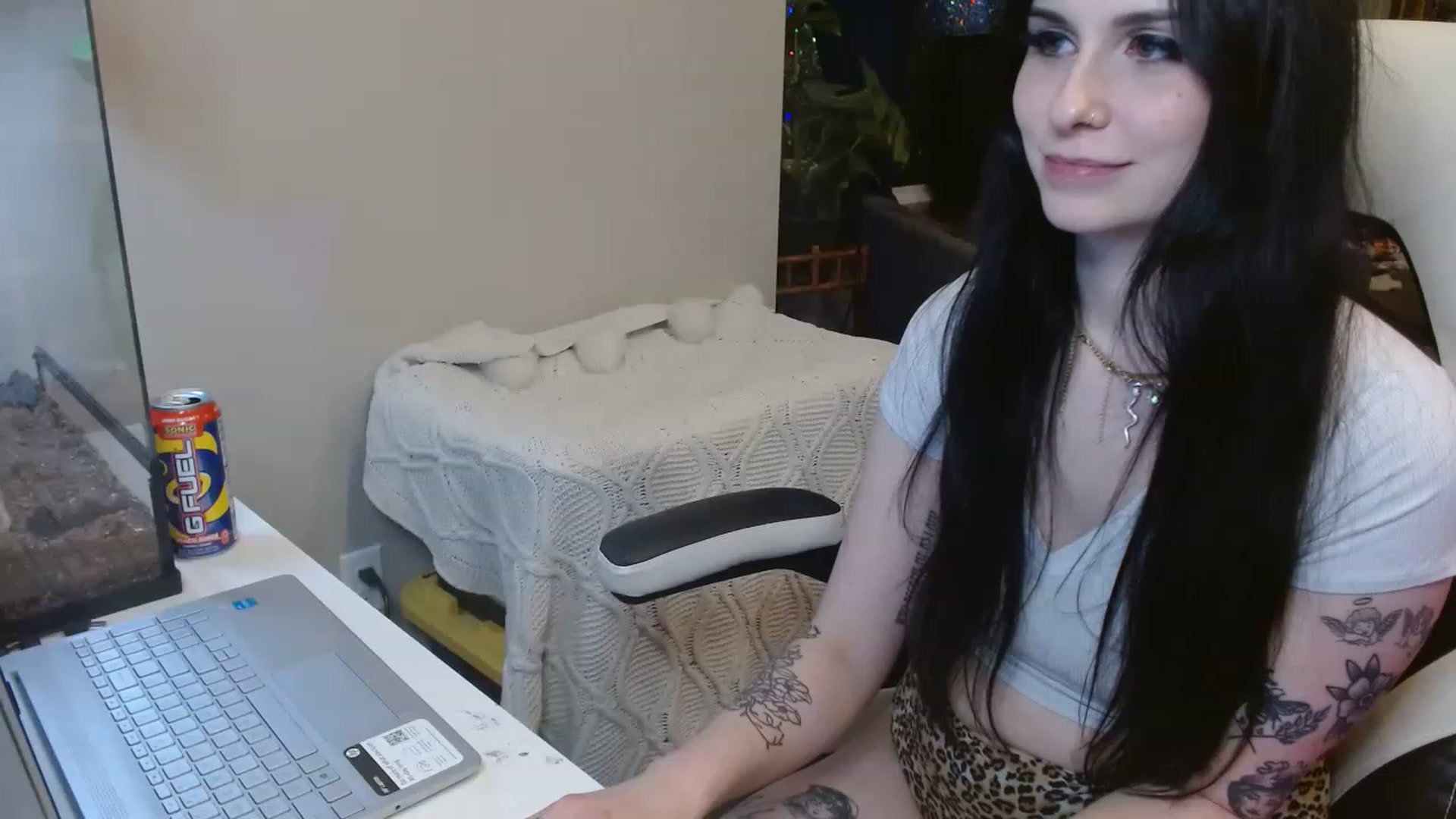 Gallery image thumbnail from Cassiecrybby's myfreecams stream on, 03/11/2023, 09:51 image 2 of 20