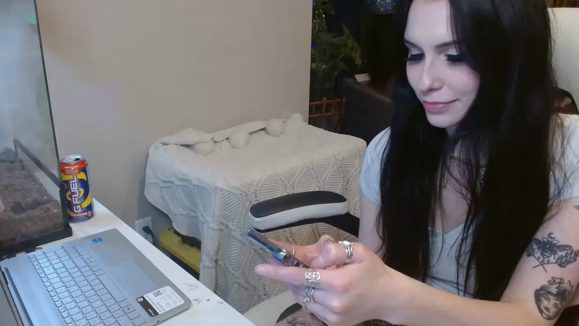 Gallery image thumbnail from Cassiecrybby's myfreecams stream on, 03/11/2023, 09:51 image 1 of 20