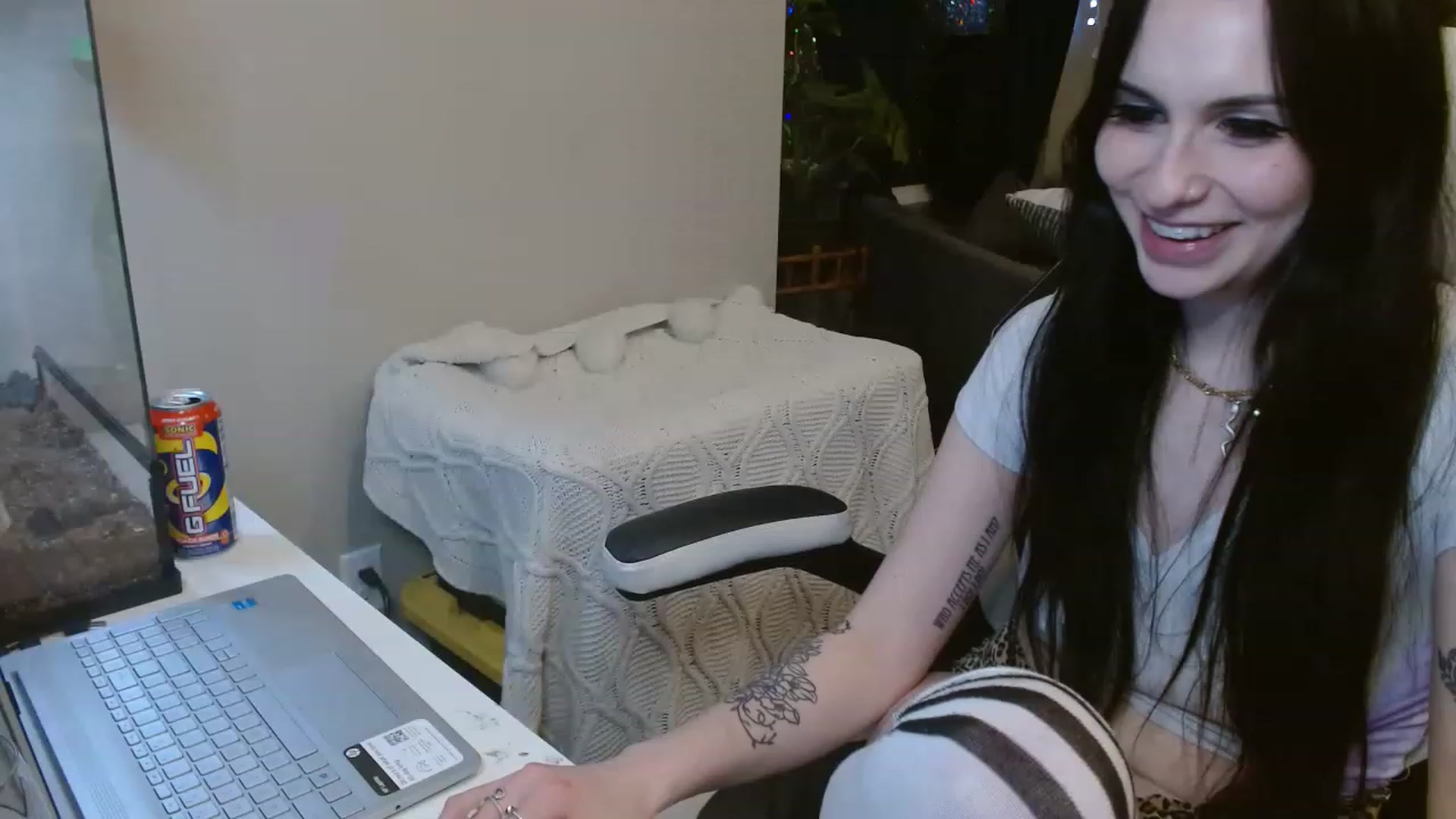 Gallery image thumbnail from Cassiecrybby's myfreecams stream on, 03/11/2023, 09:51 image 14 of 20