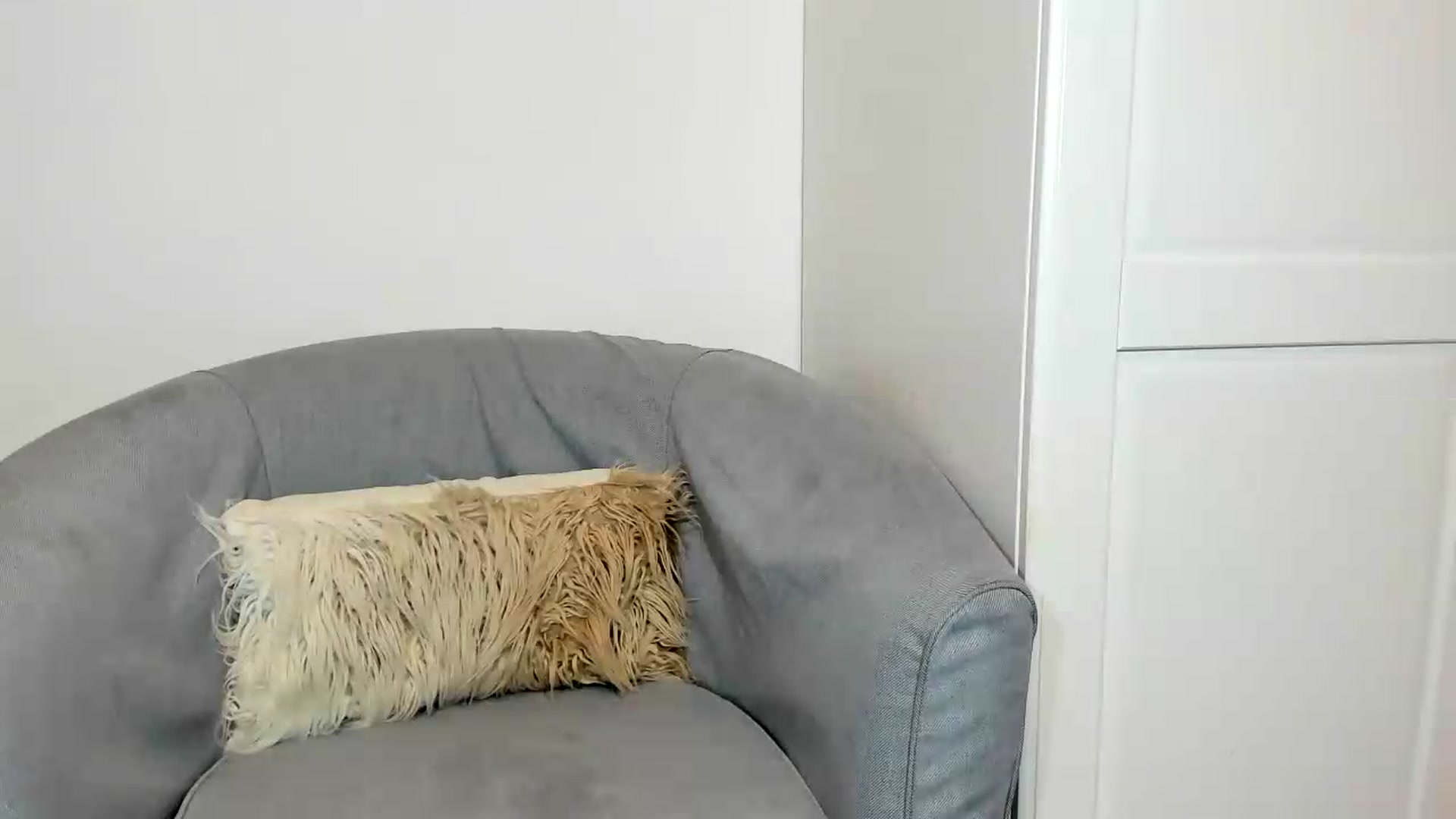Gallery image thumbnail from Cassiehottt's myfreecams stream on, 08/07/2026, 18:51 image 9 of 20