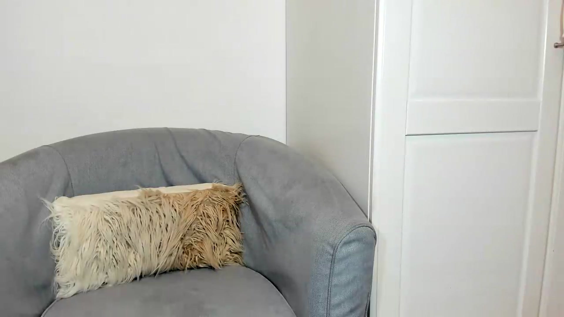 Gallery image thumbnail from Cassiehottt's myfreecams stream on, 08/07/2026, 18:51 image 6 of 20
