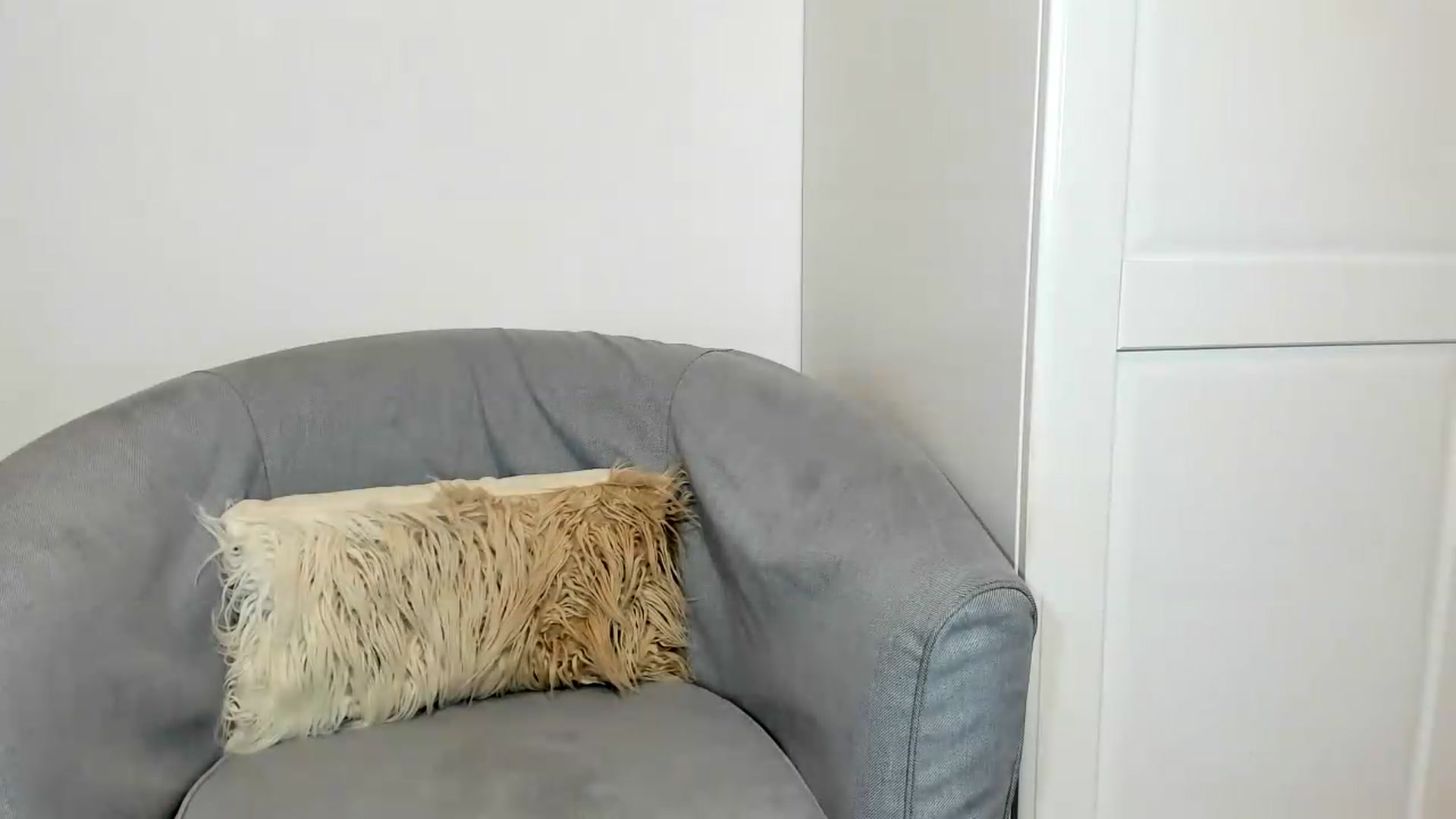 Gallery image thumbnail from Cassiehottt's myfreecams stream on, 08/07/2026, 18:51 image 10 of 20