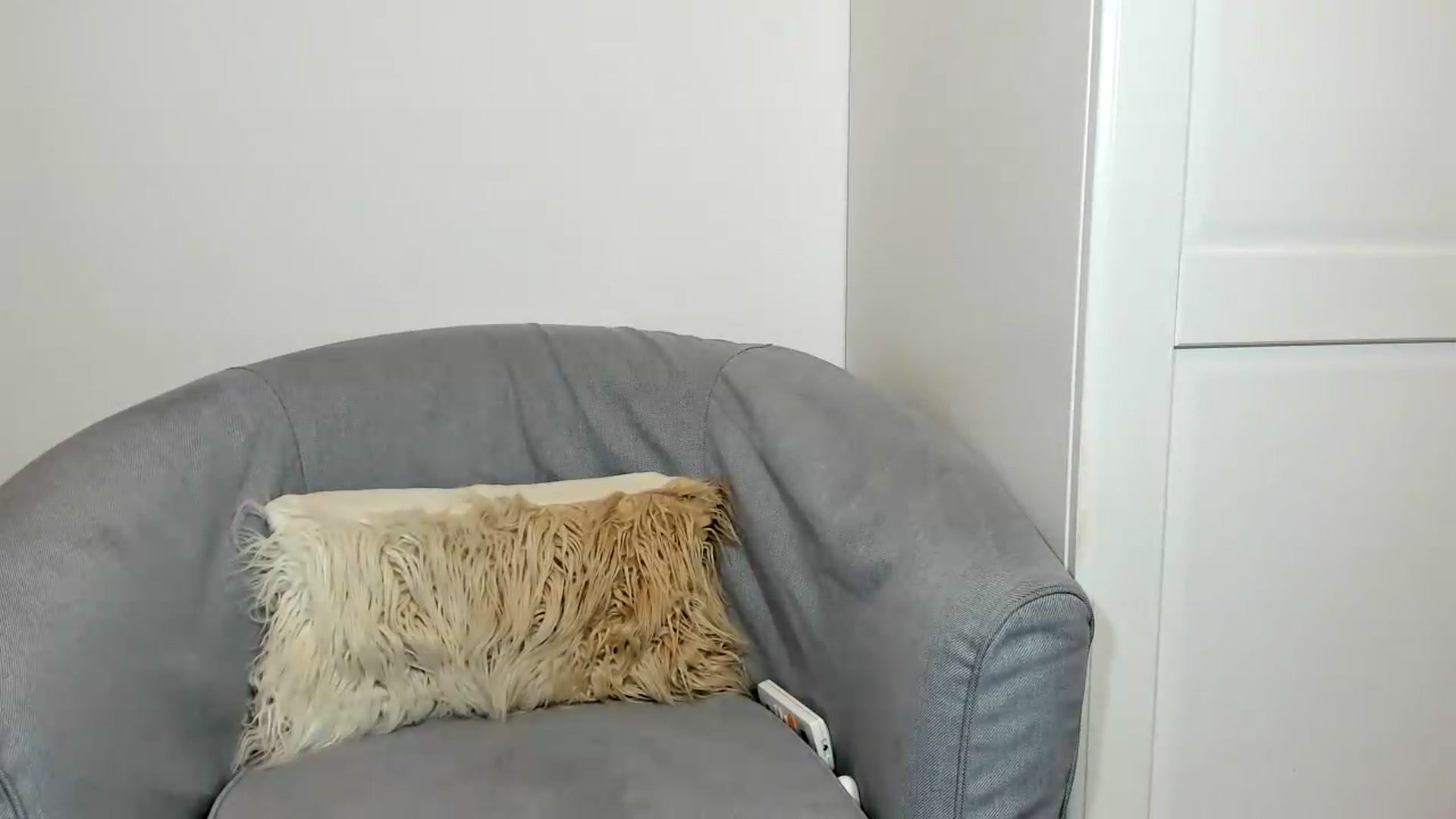 Gallery image thumbnail from Cassiehottt's myfreecams stream on, 08/17/2026, 20:49 image 15 of 20
