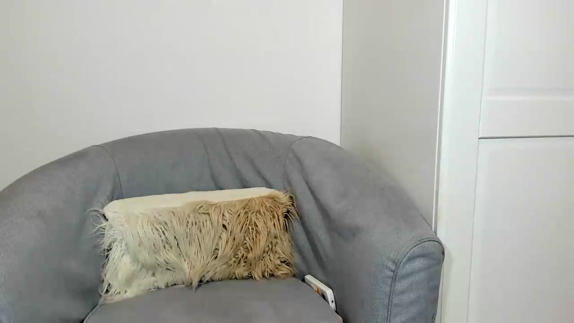 Gallery image thumbnail from Cassiehottt's myfreecams stream on, 08/17/2026, 20:49 image 20 of 20