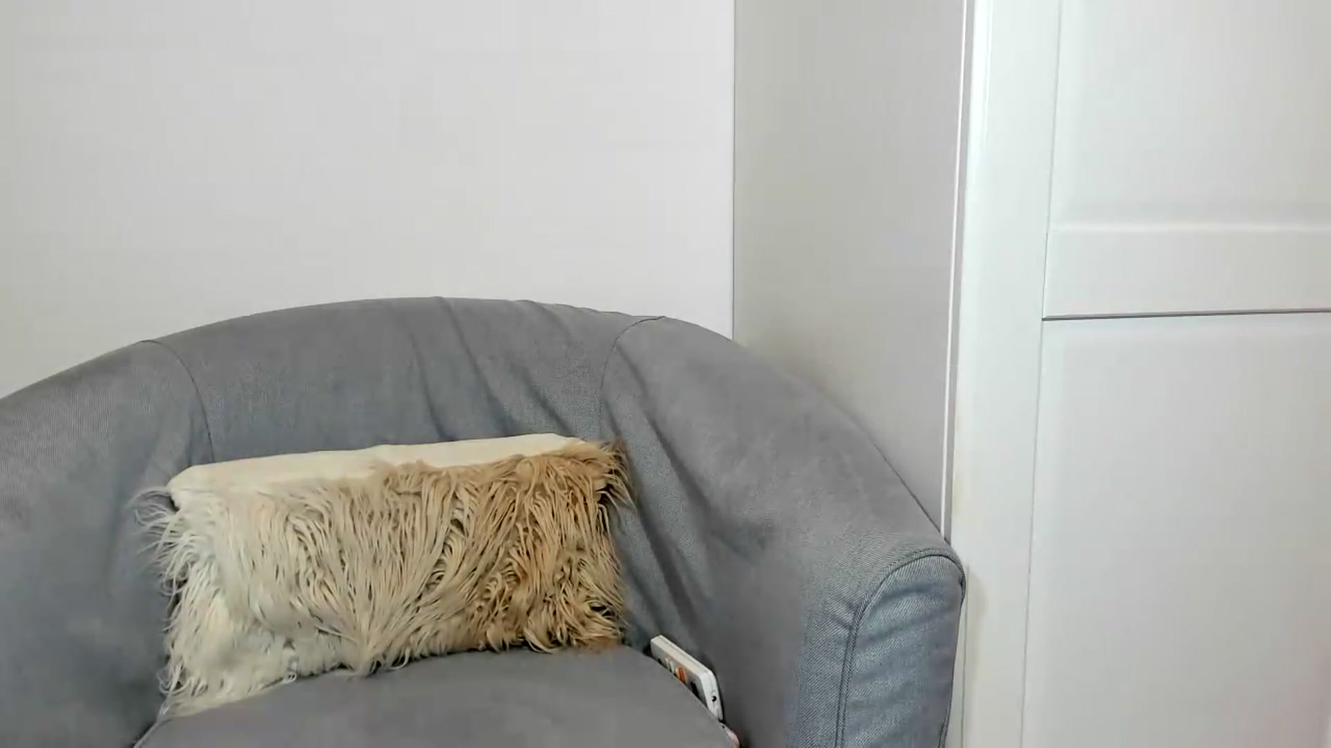 Gallery image thumbnail from Cassiehottt's myfreecams stream on, 08/17/2026, 20:49 image 17 of 20