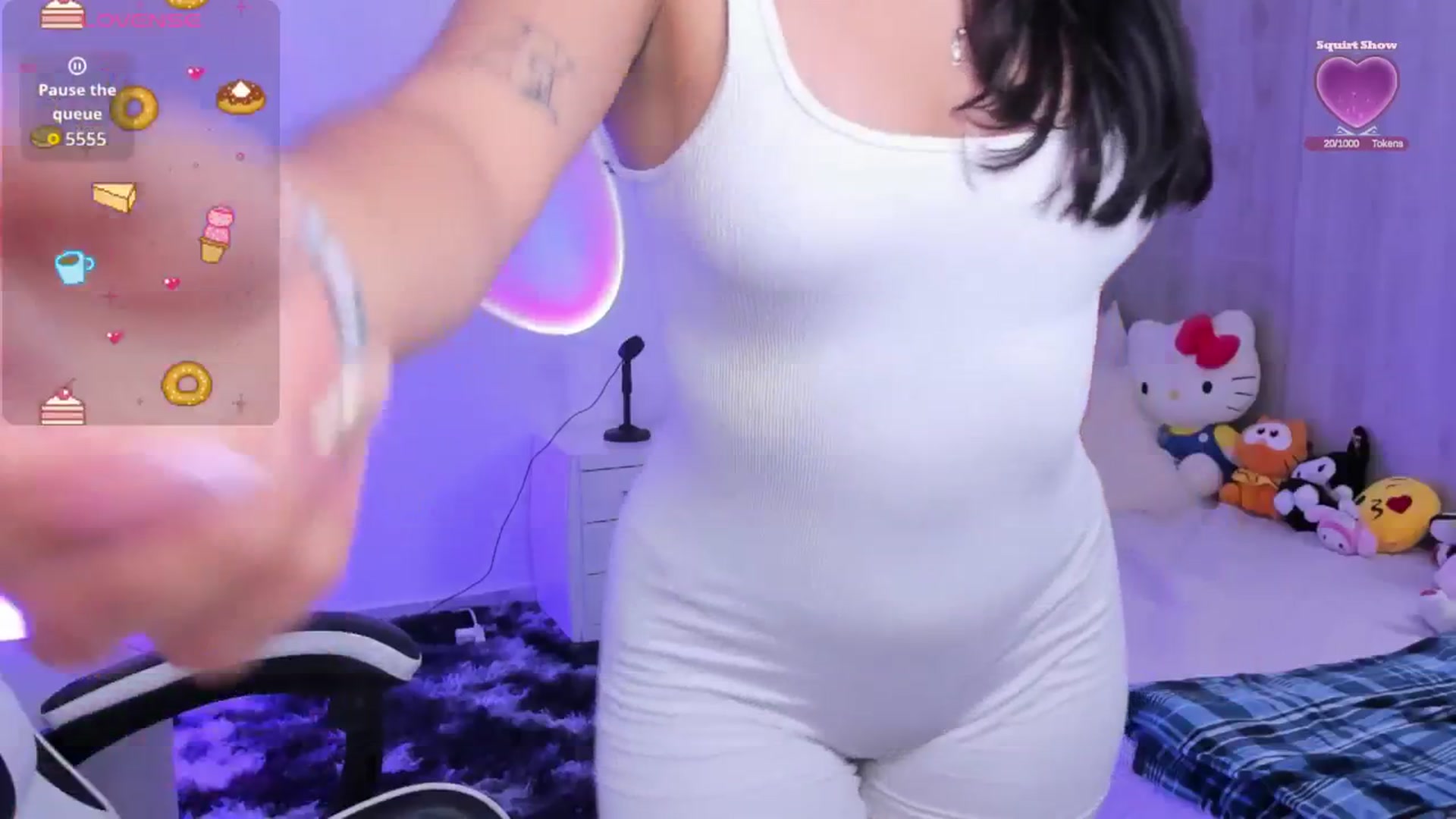 Gallery image thumbnail from Cassiopea_'s myfreecams stream on, 08/19/2025, 06:00 image 5 of 20
