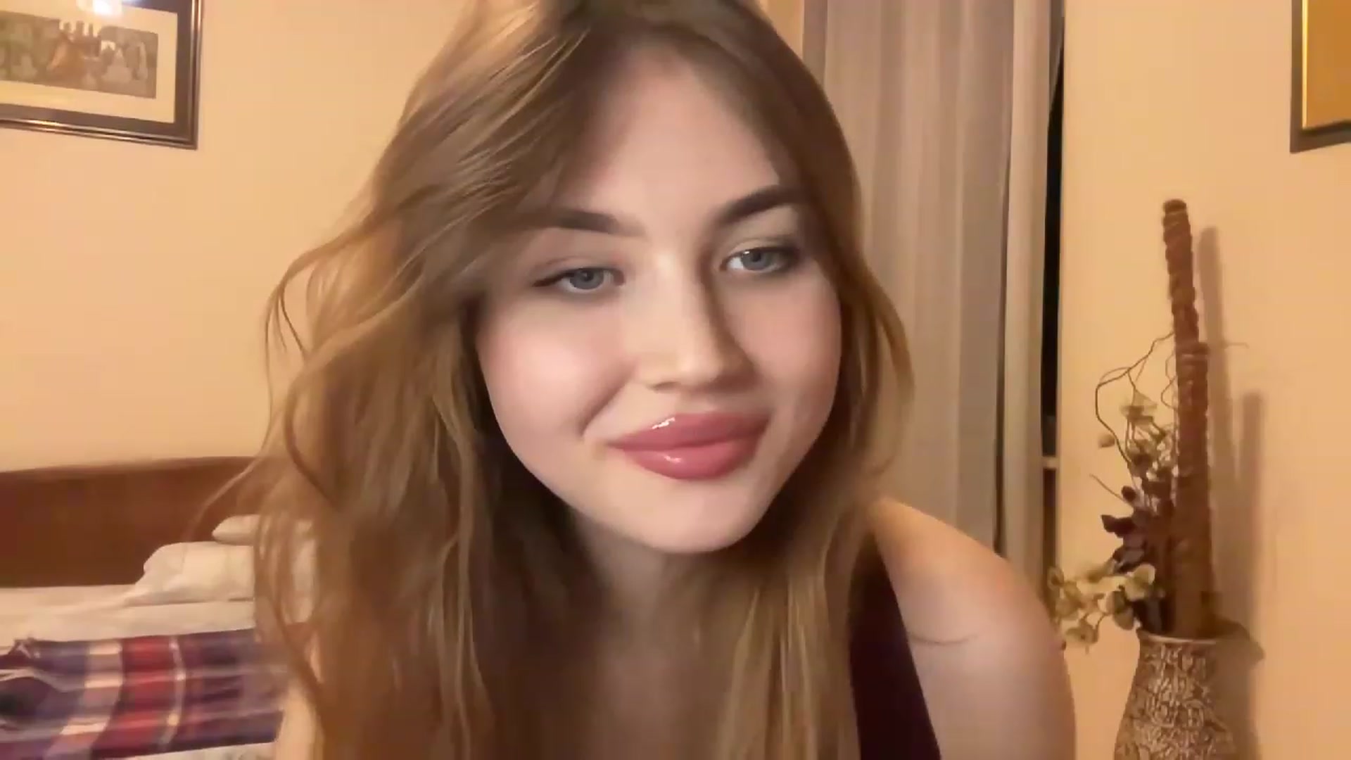 Gallery image thumbnail from Cassiopeeia's myfreecams stream on, 11/18/2022, 19:18 image 4 of 20