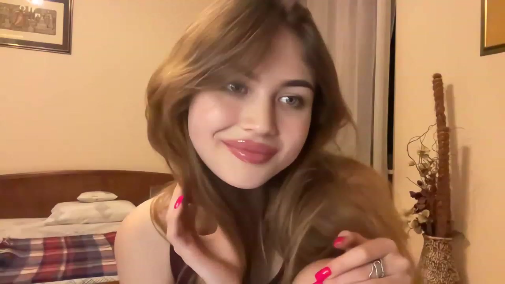 Gallery image thumbnail from Cassiopeeia's myfreecams stream on, 11/18/2022, 19:18 image 19 of 20