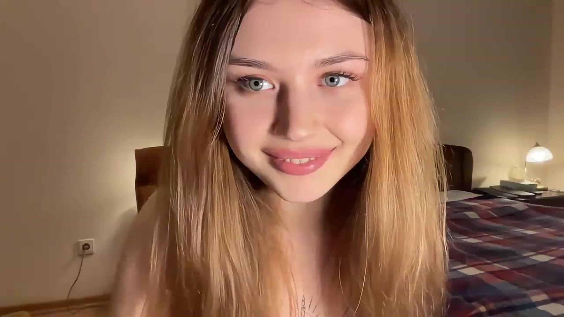 Gallery image thumbnail from Cassiopeeia's myfreecams stream on, 12/03/2022, 19:12 image 10 of 20